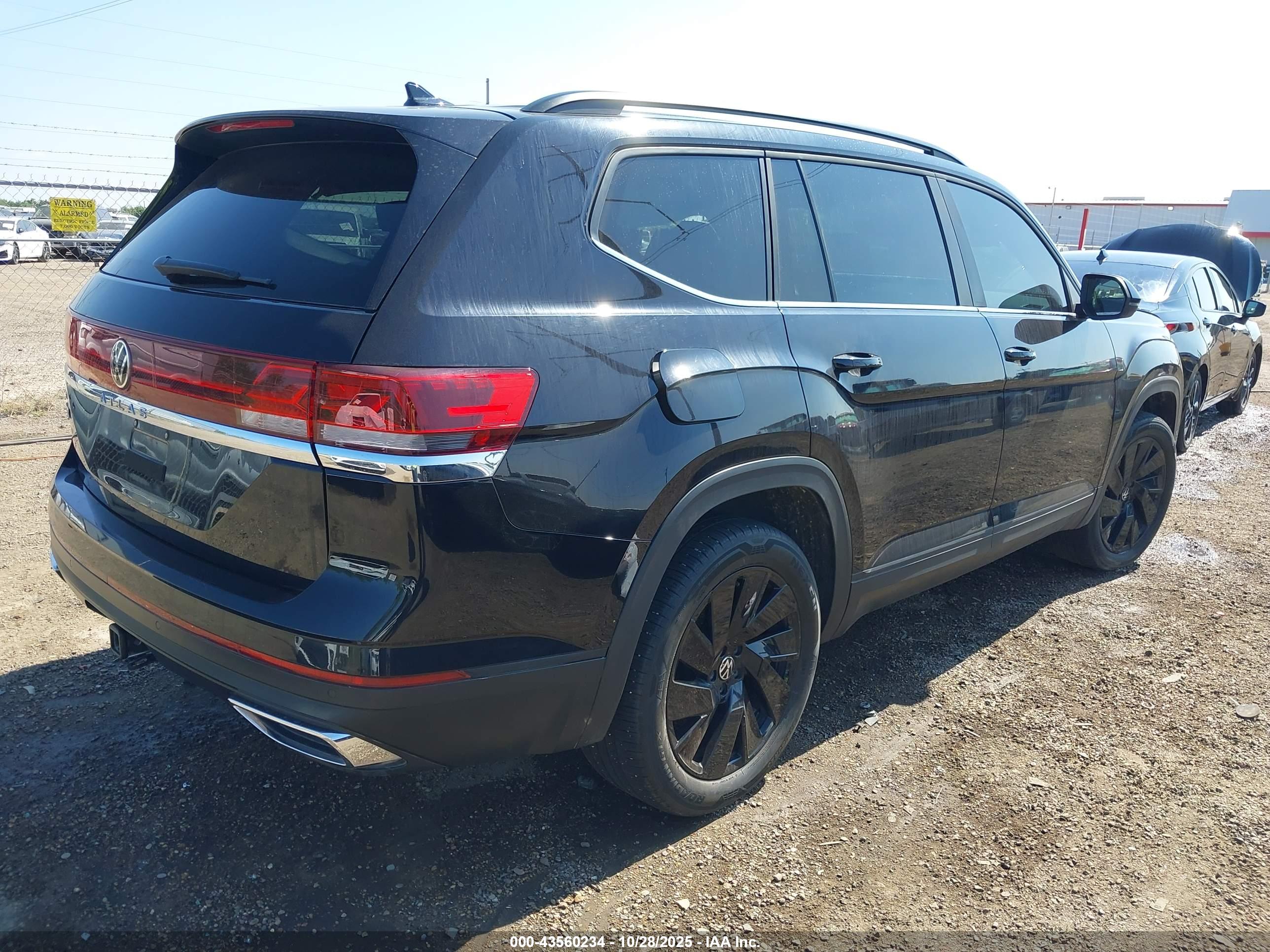 VOLKSWAGEN ATLAS image 4