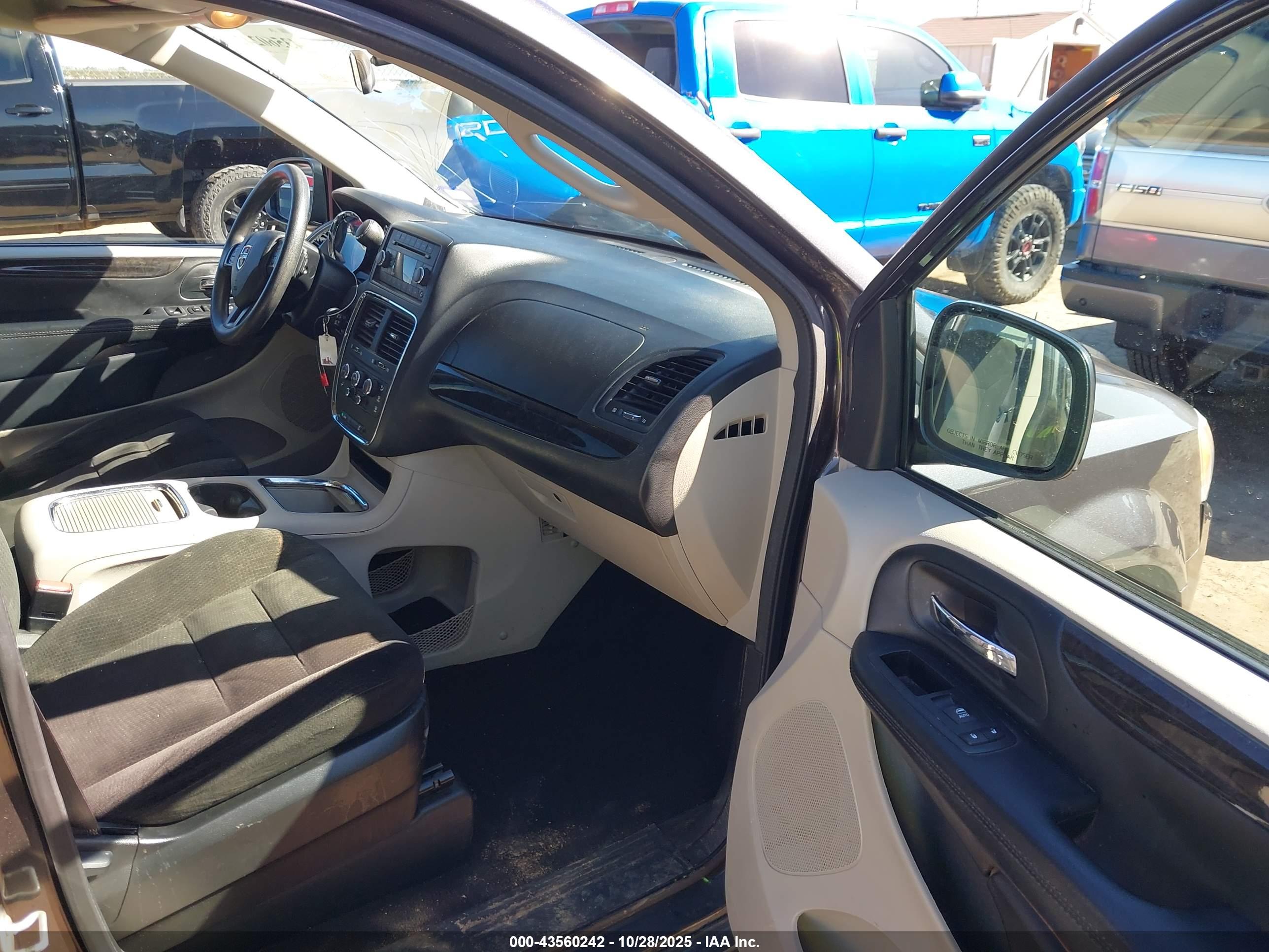 DODGE GRAND image 5