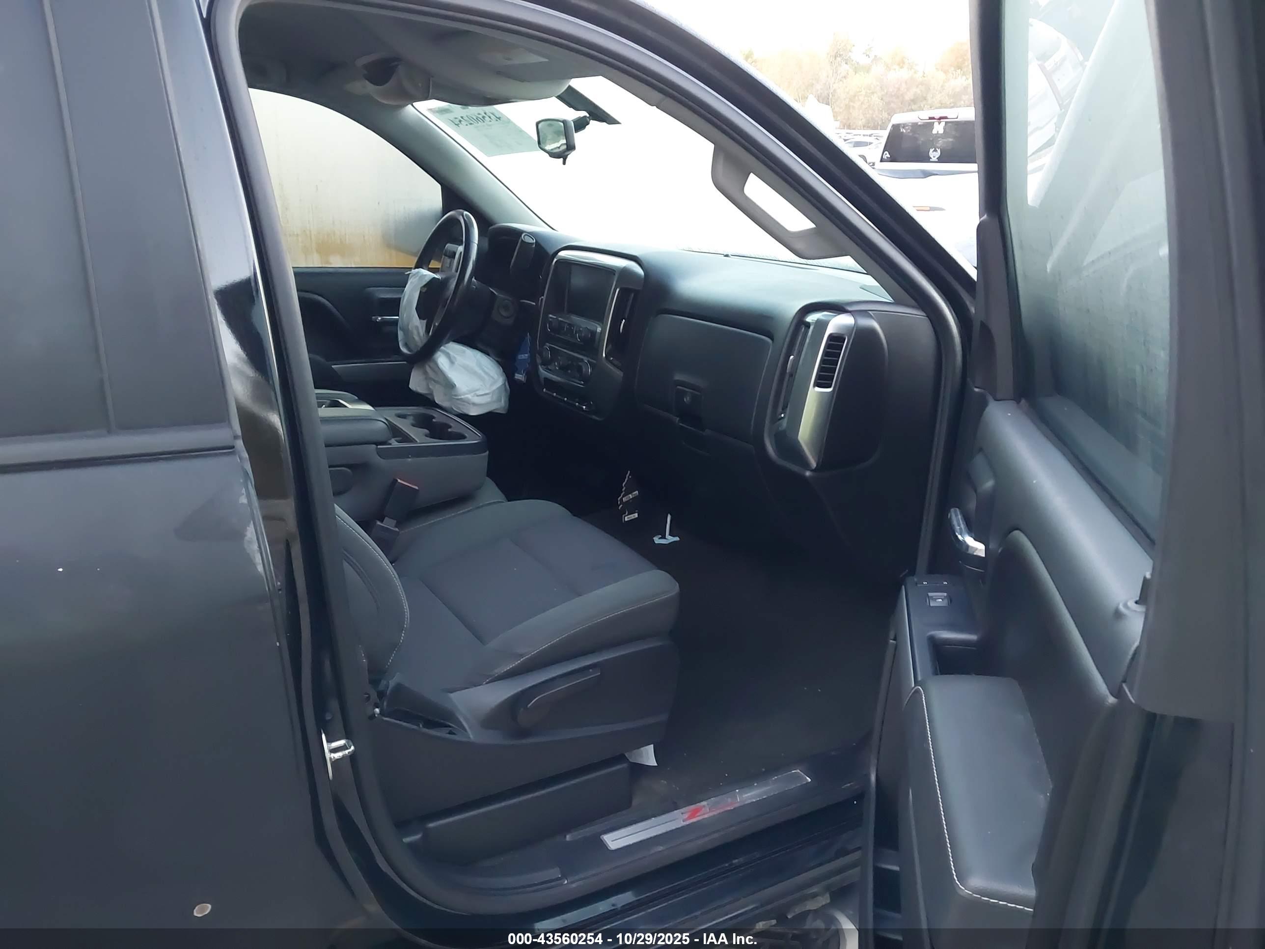 CHEVROLET SILVERADO image 5