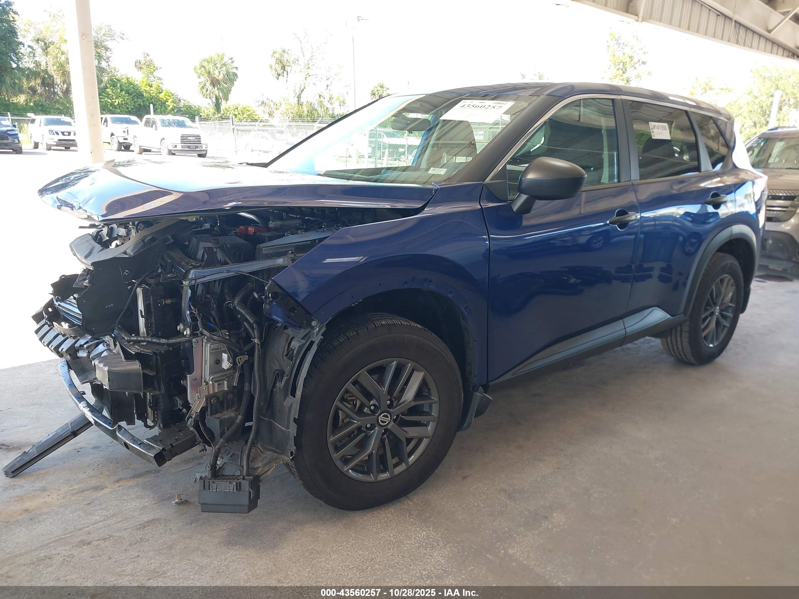 NISSAN ROGUE image 2