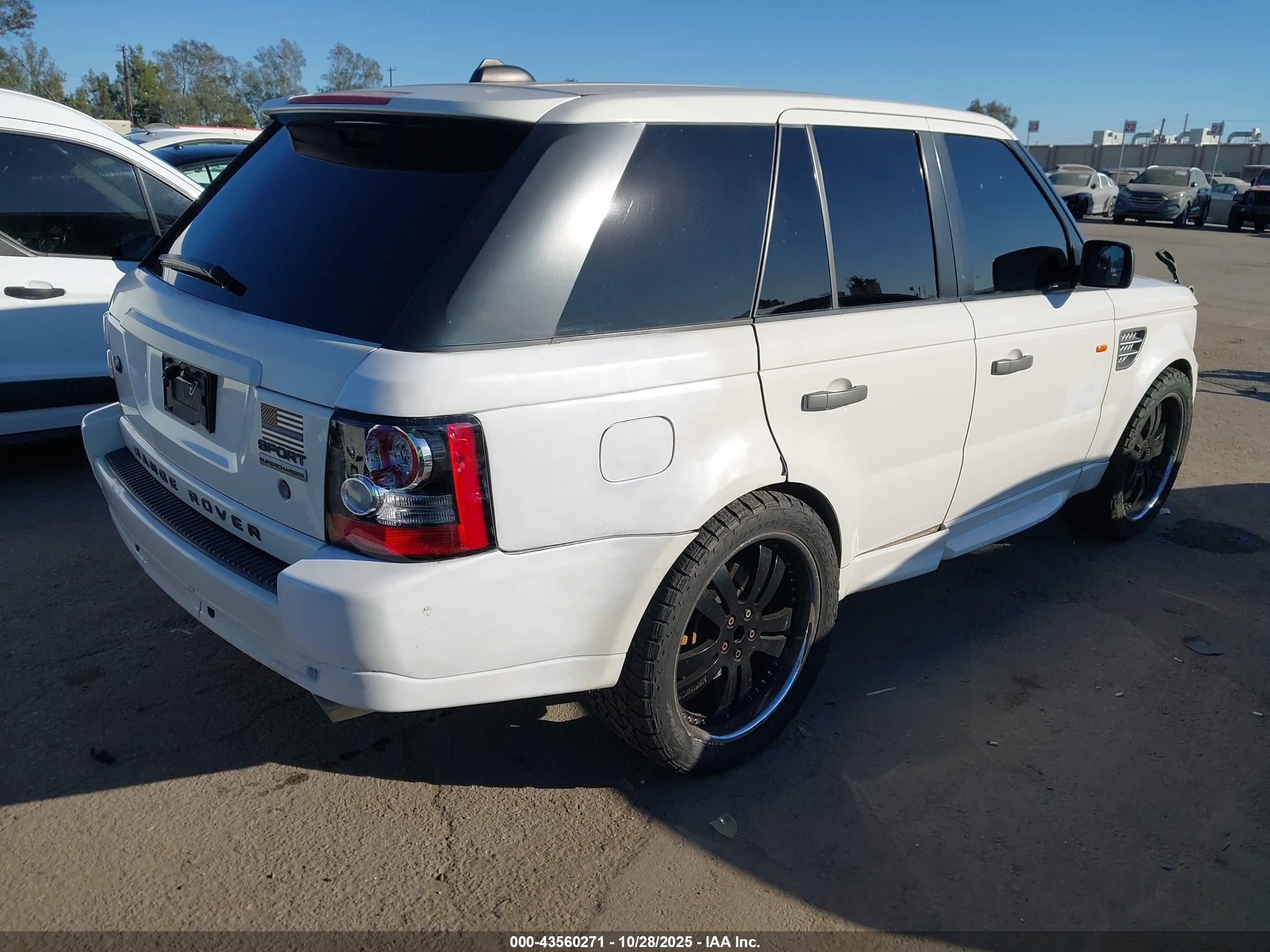 LAND ROVER image 4