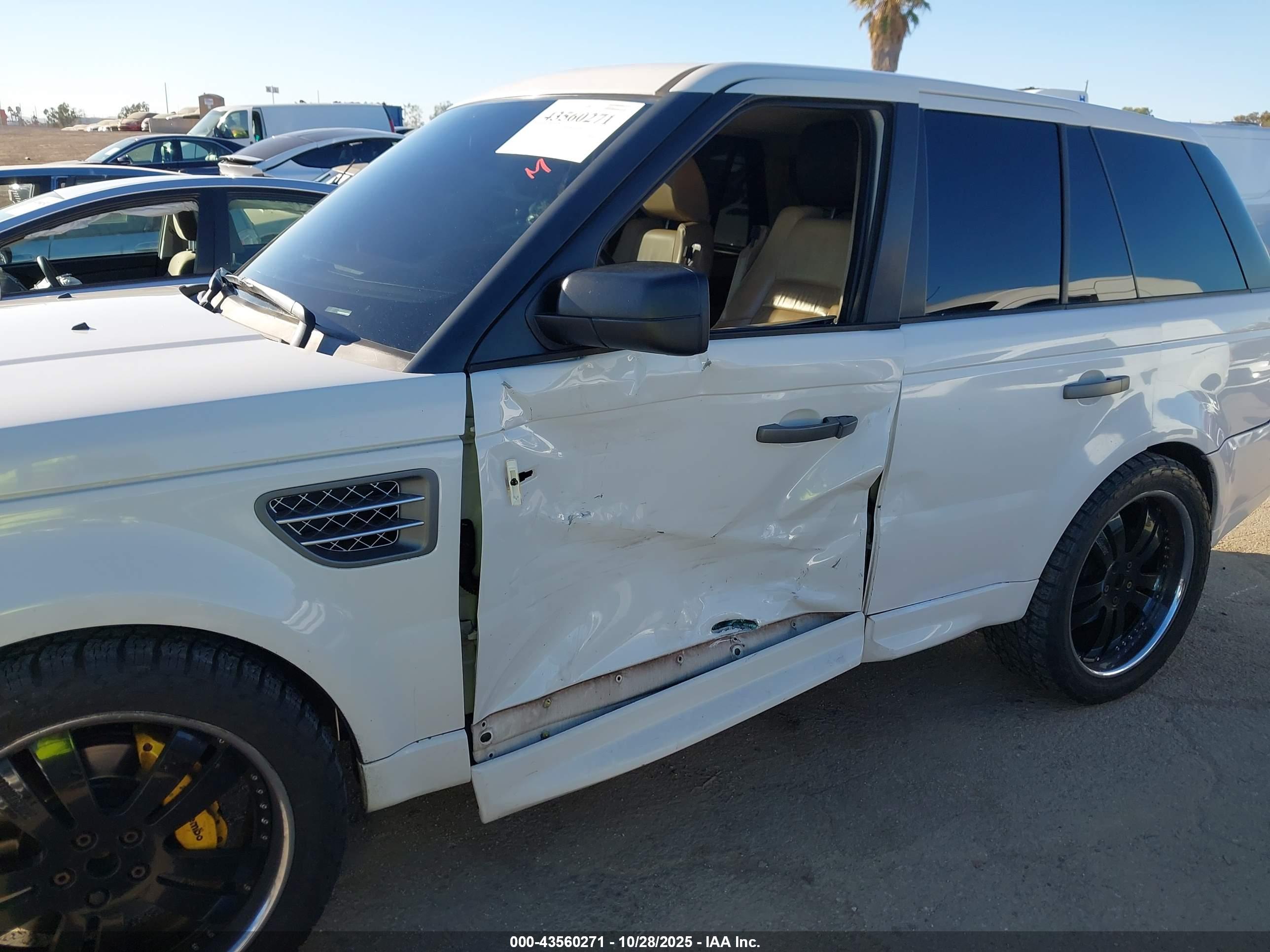 LAND ROVER image 6