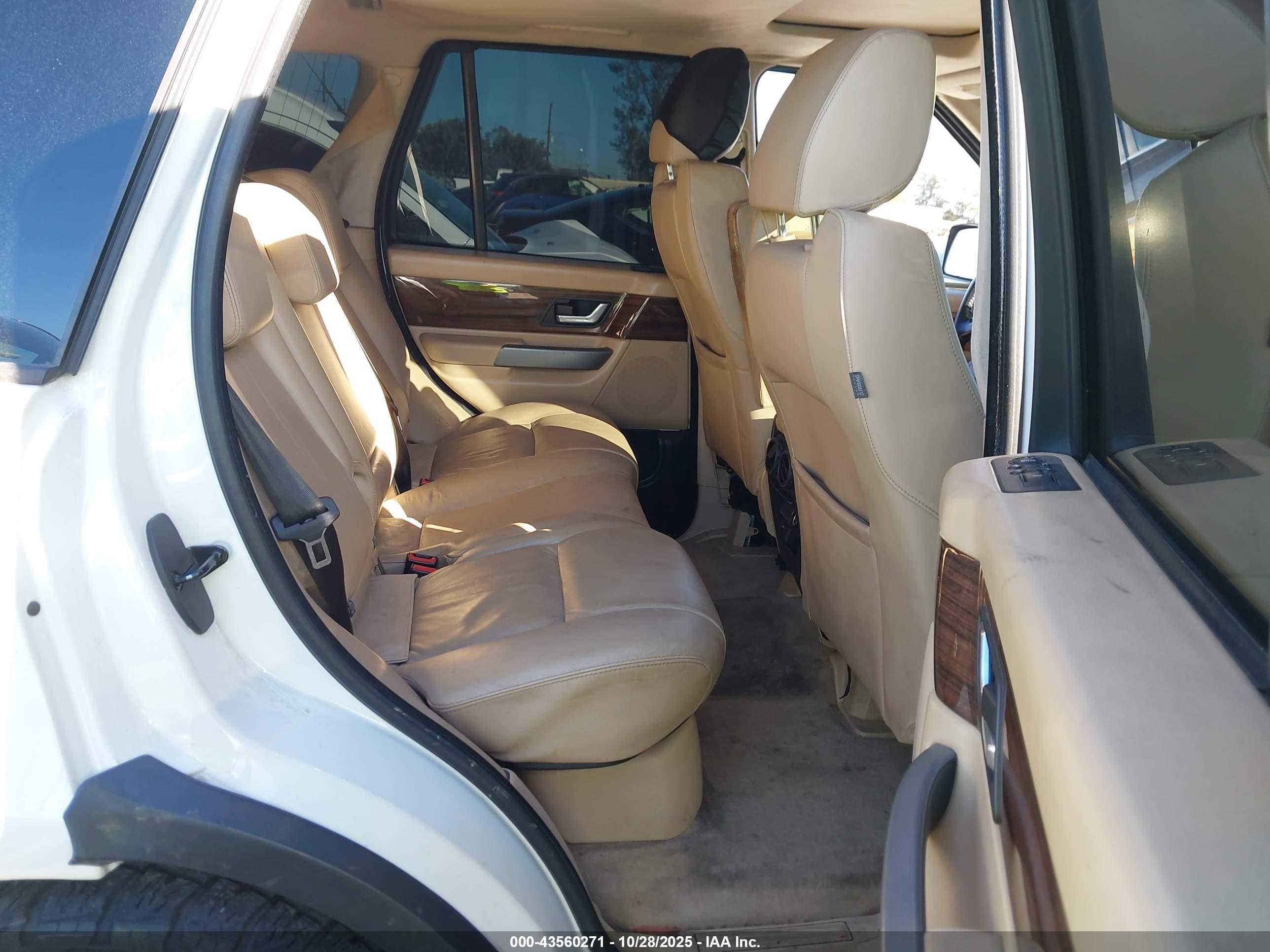LAND ROVER image 8