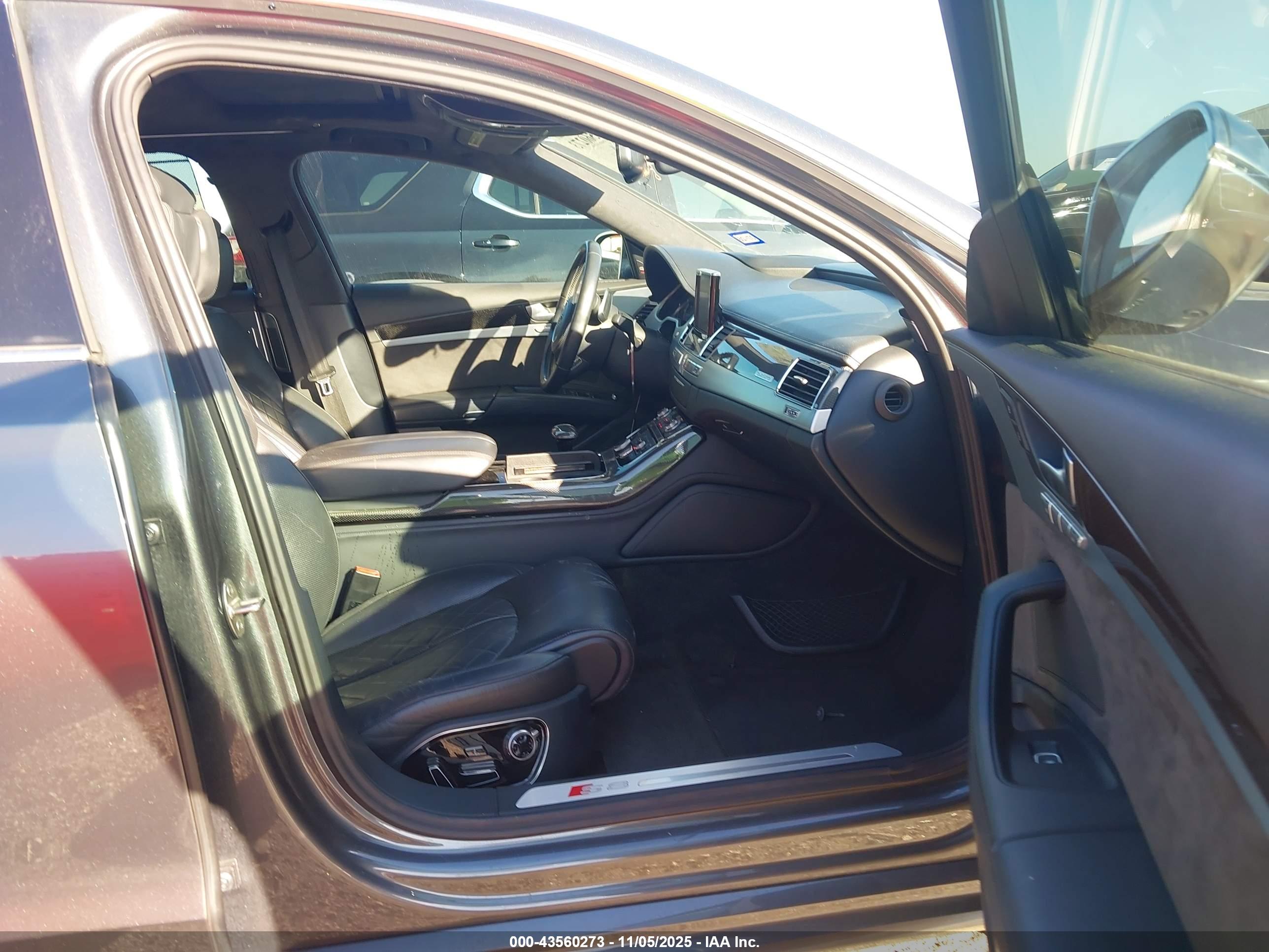 AUDI S8 image 5
