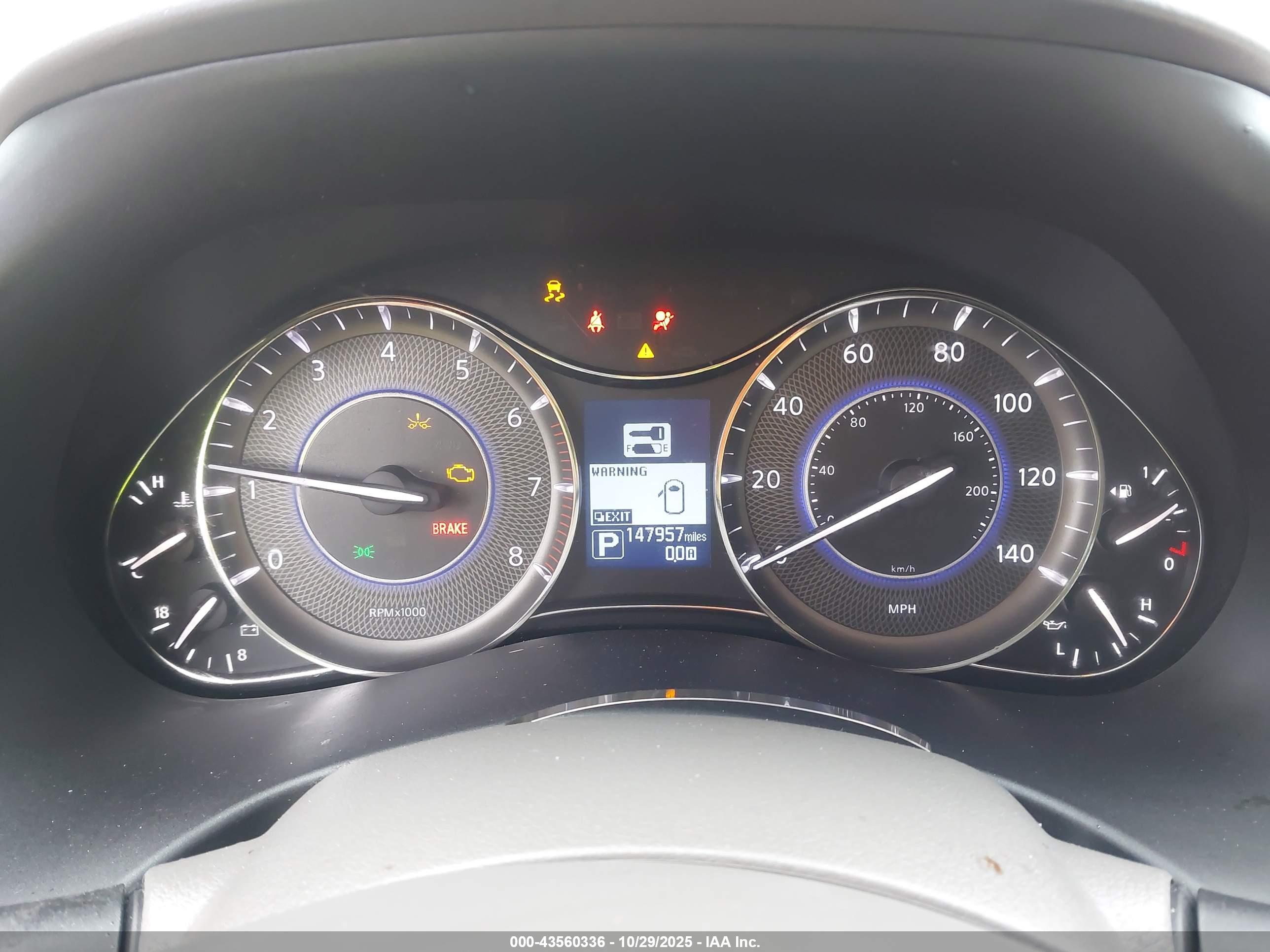 INFINITI QX80 image 7