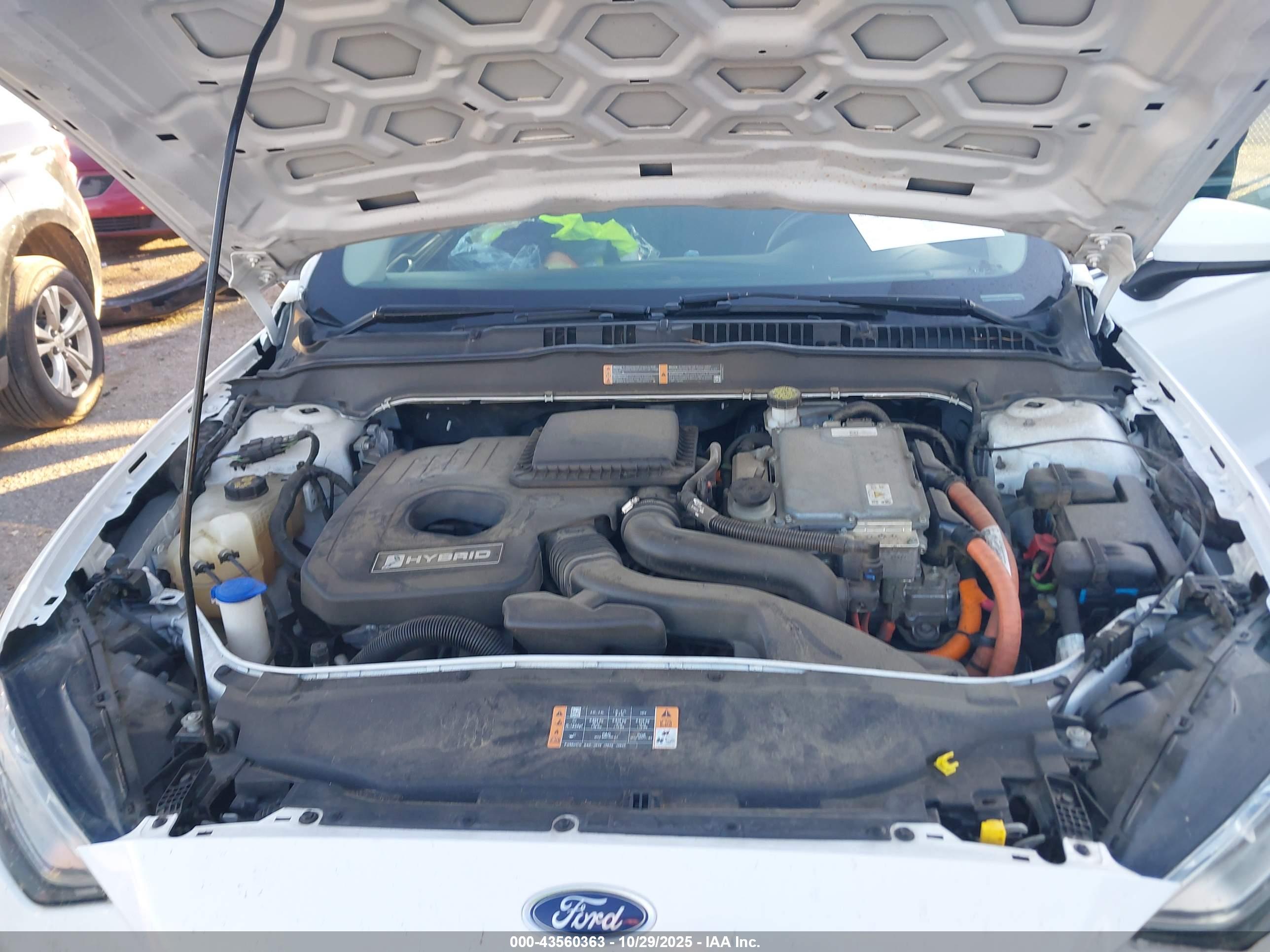 FORD FUSION image 10