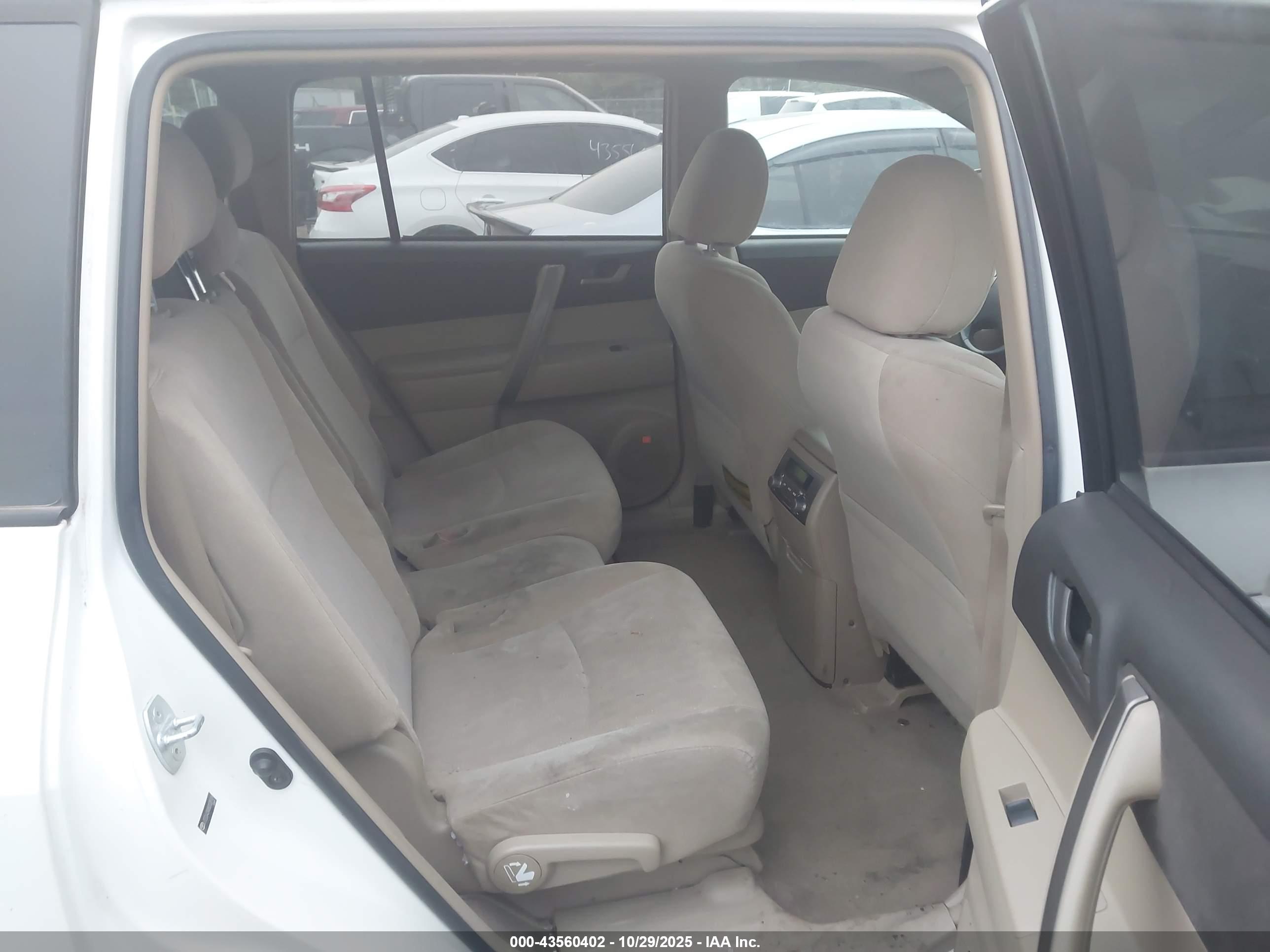 TOYOTA HIGHLANDER image 8