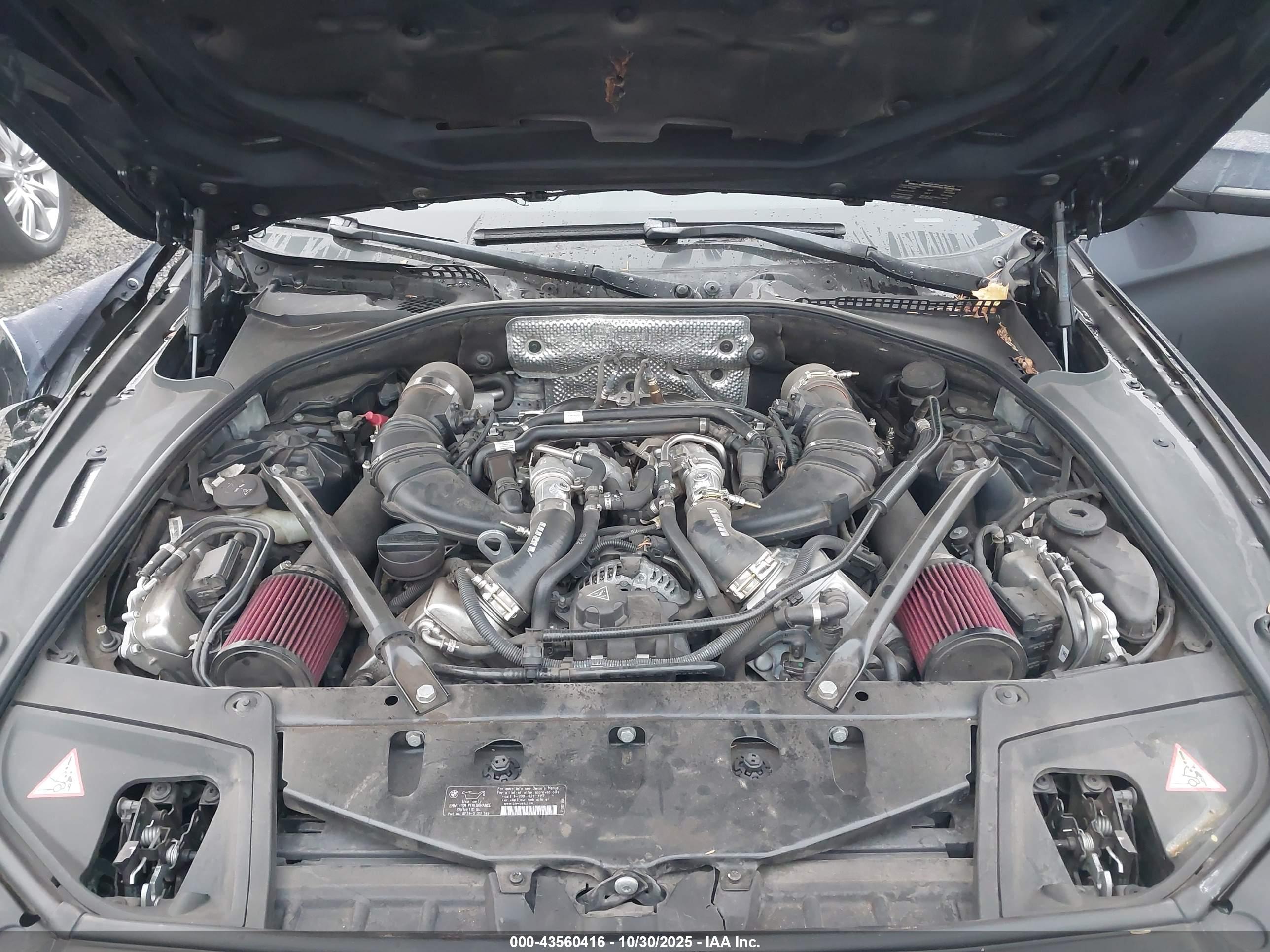 BMW 550I image 10