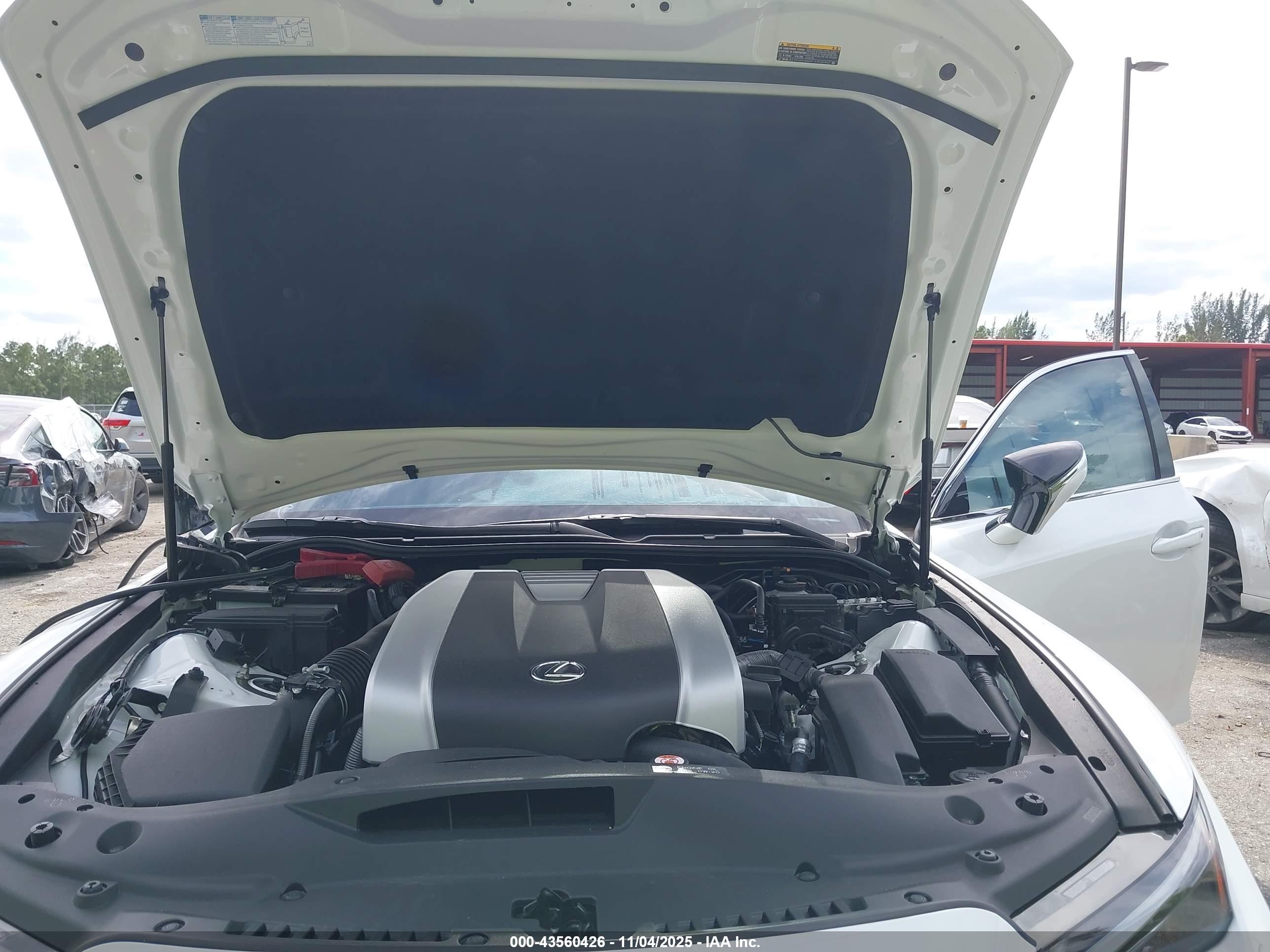 LEXUS IS image 10