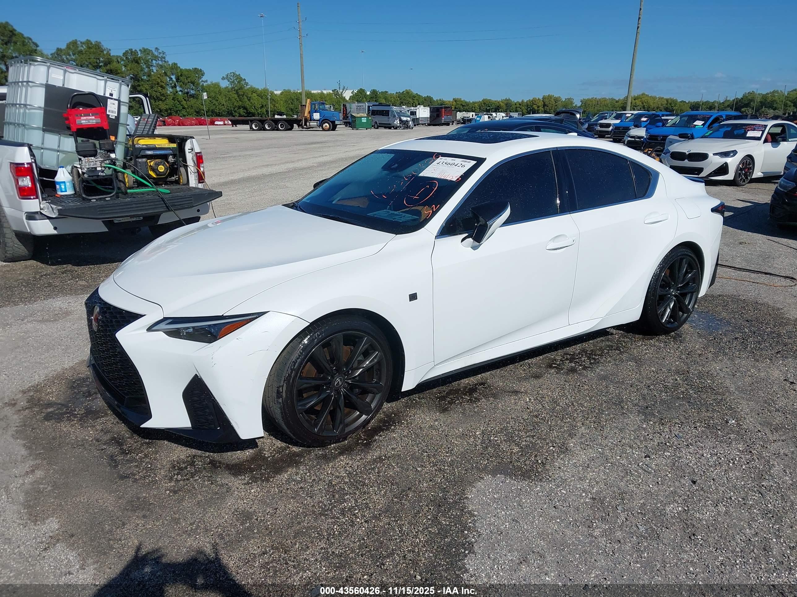 LEXUS IS image 2