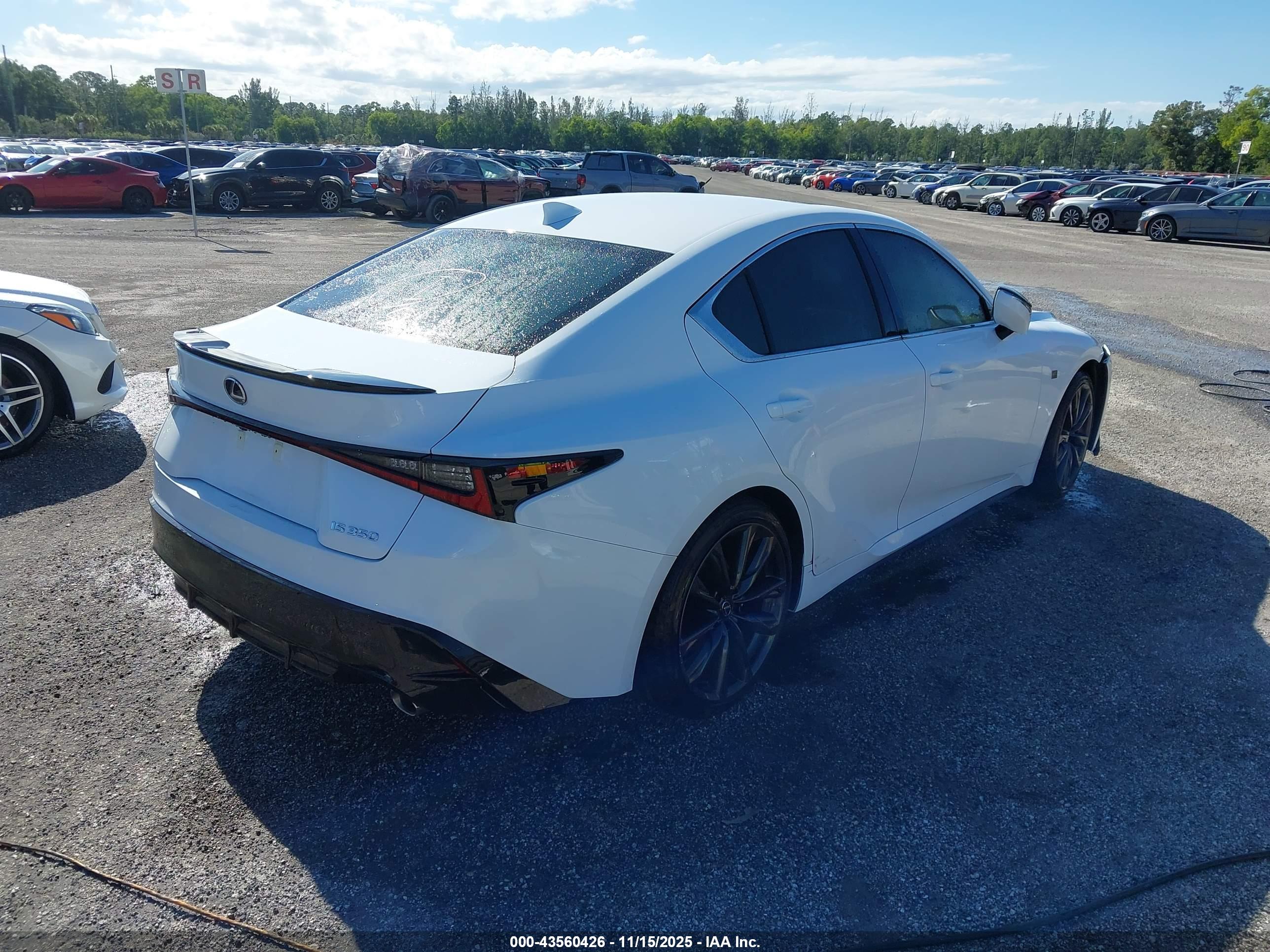 LEXUS IS image 4