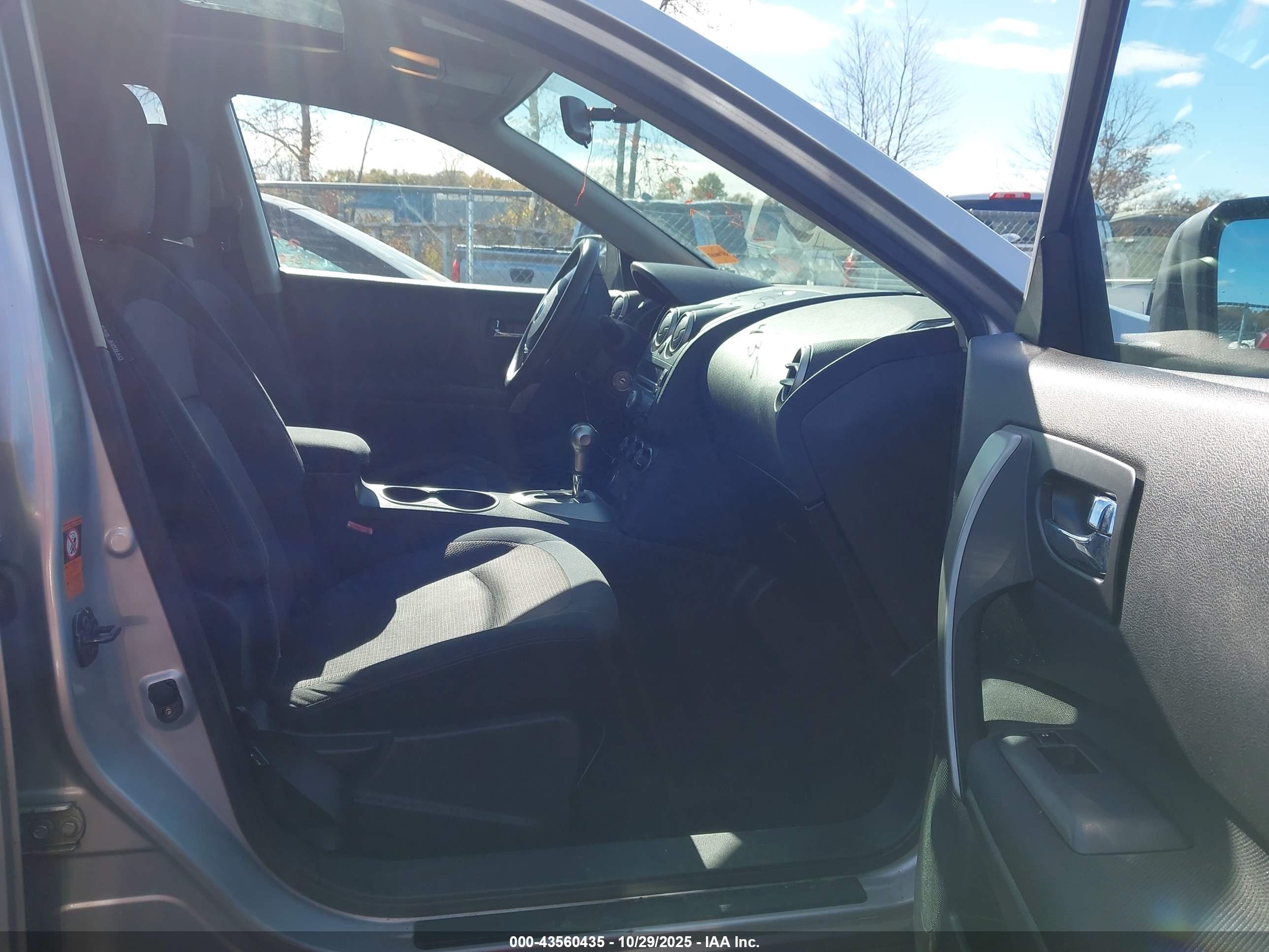 NISSAN ROGUE image 5