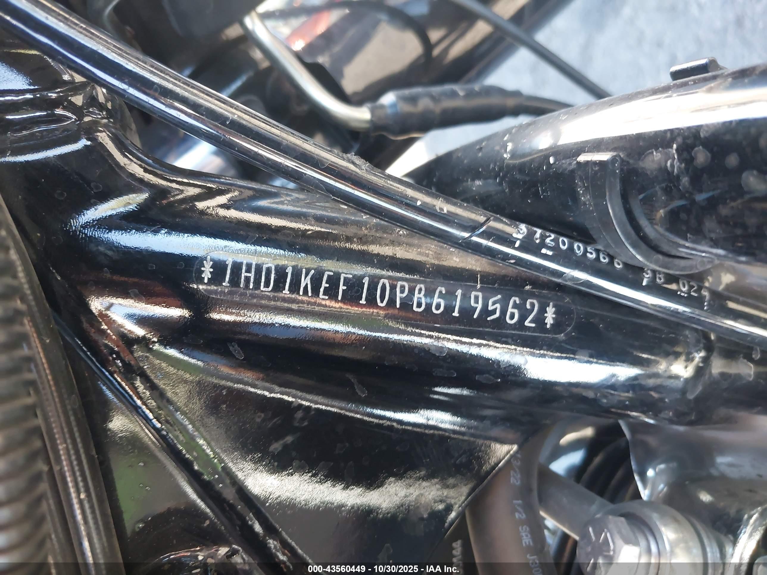 HARLEY-DAVIDSON FLHTK image 10