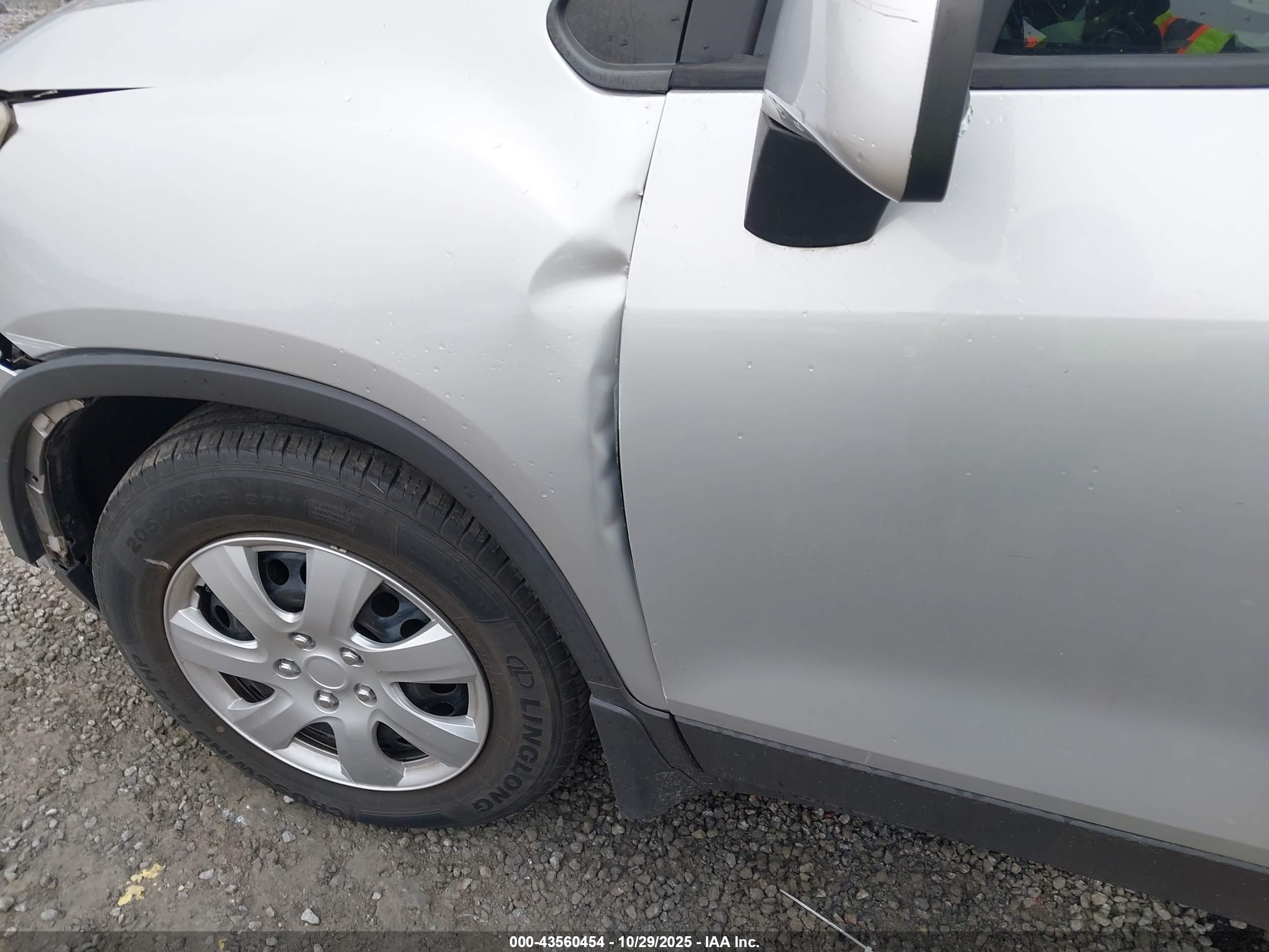 CHEVROLET TRAX image 6