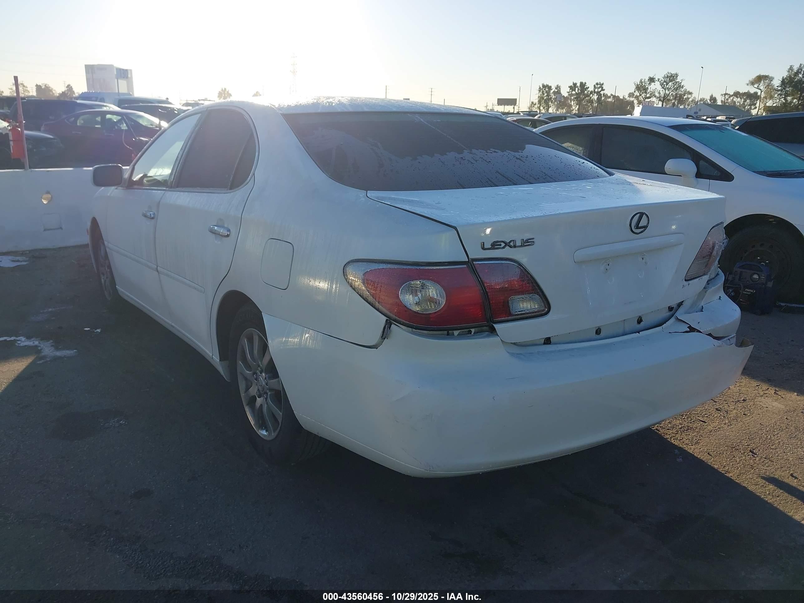 LEXUS ES image 3