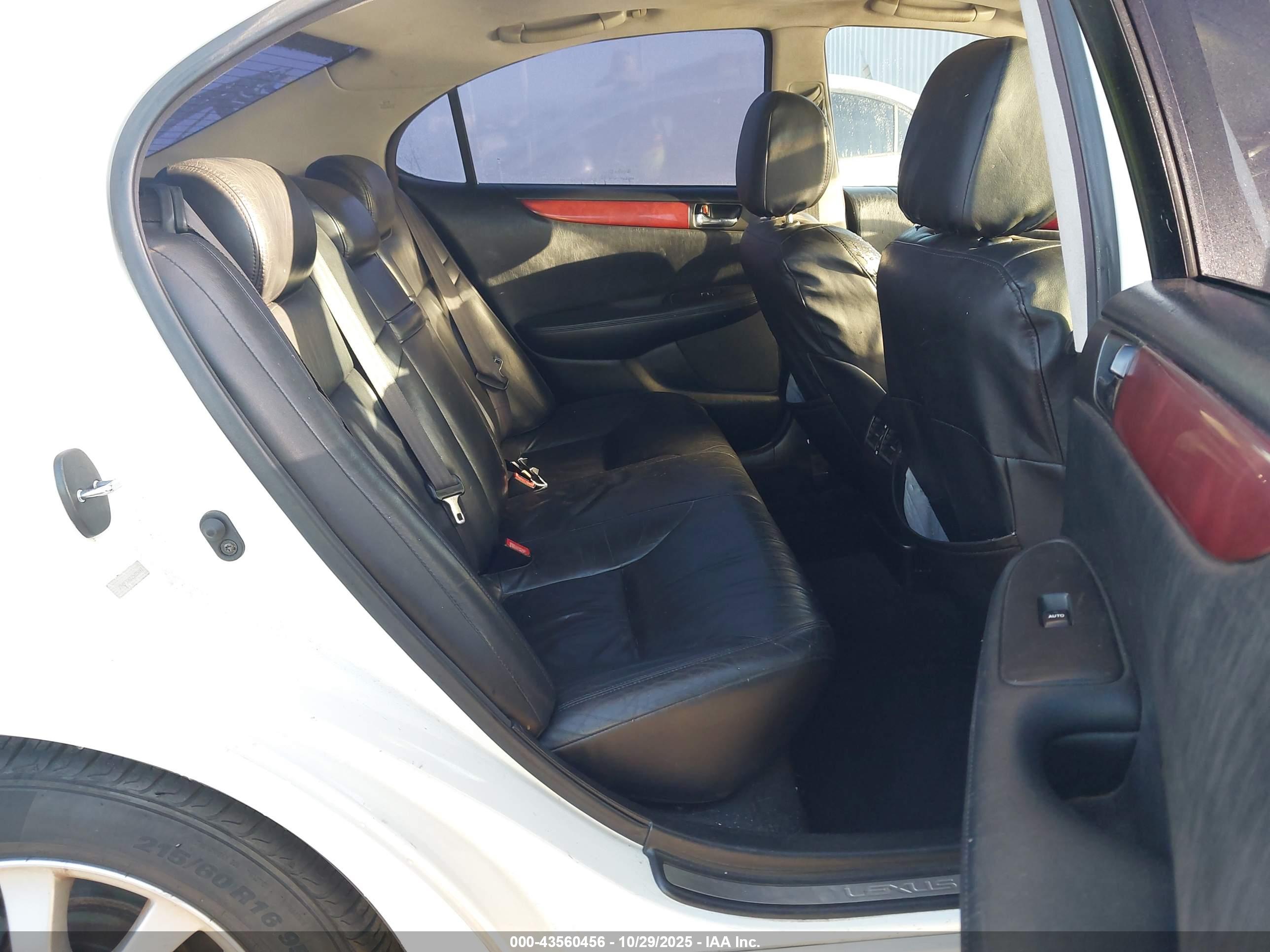 LEXUS ES image 8