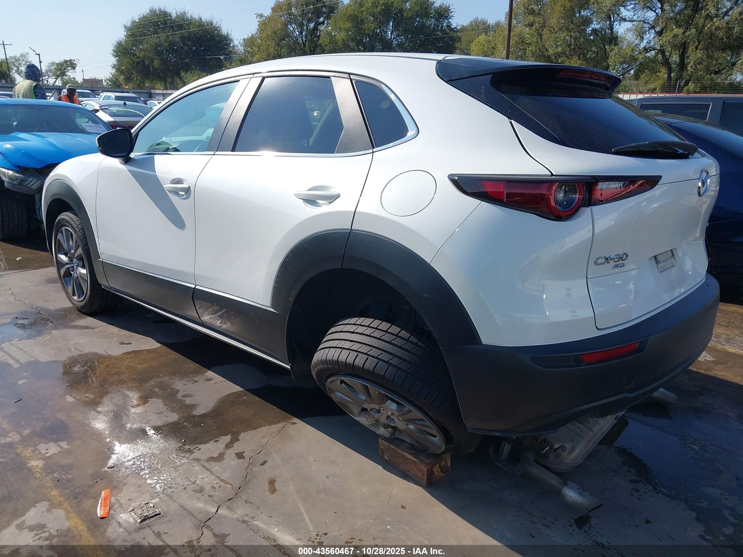 MAZDA CX-30 image 3