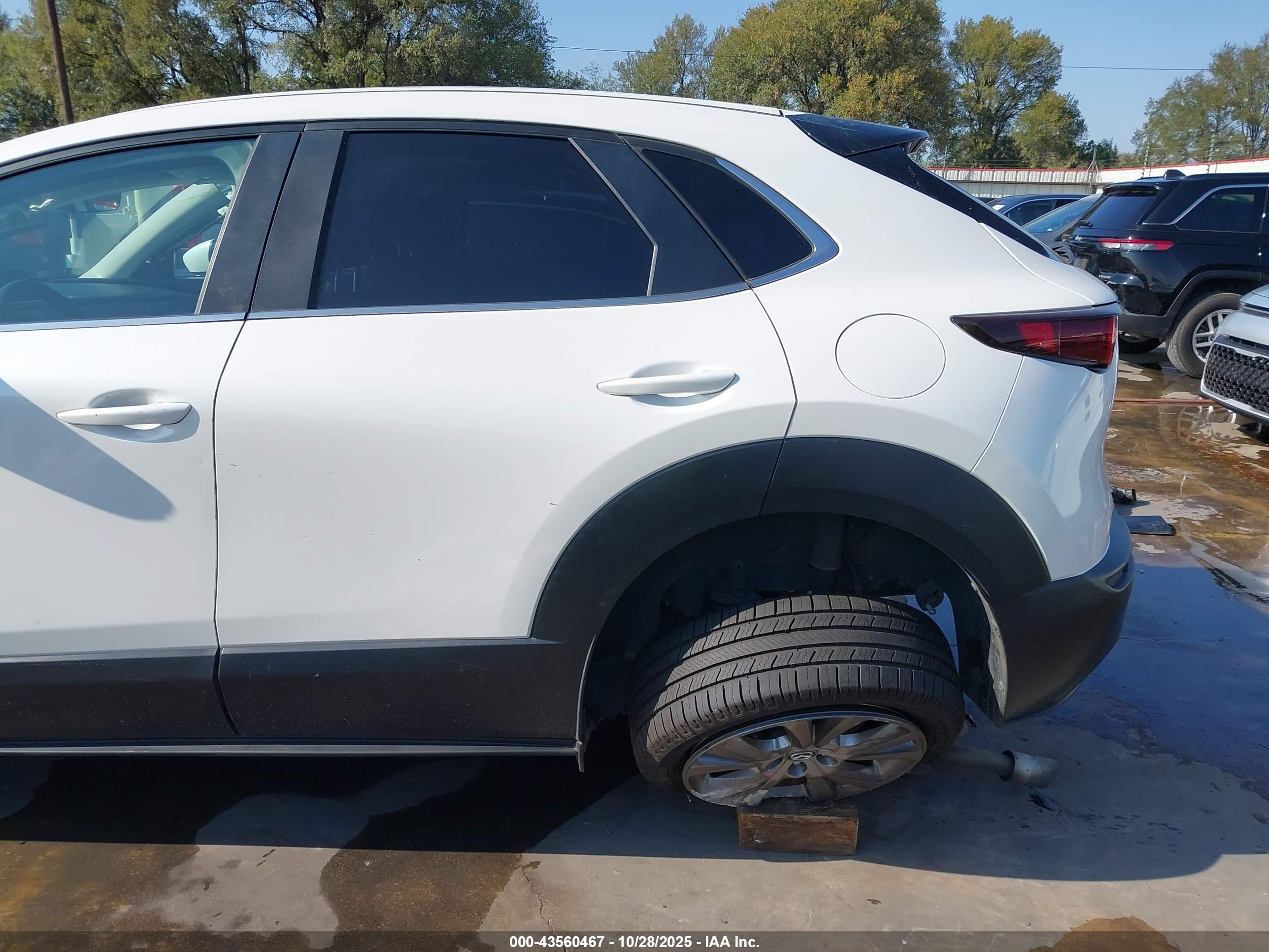 MAZDA CX-30 image 6