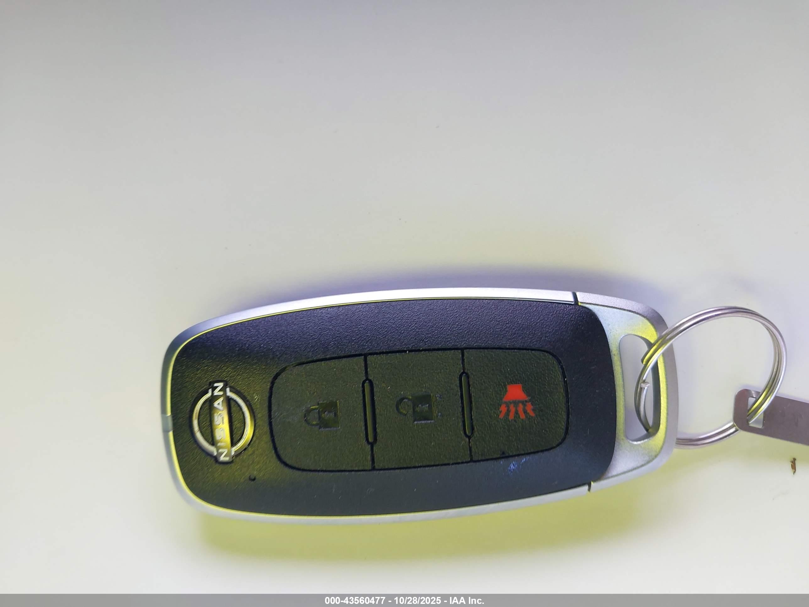 NISSAN ROGUE image 11
