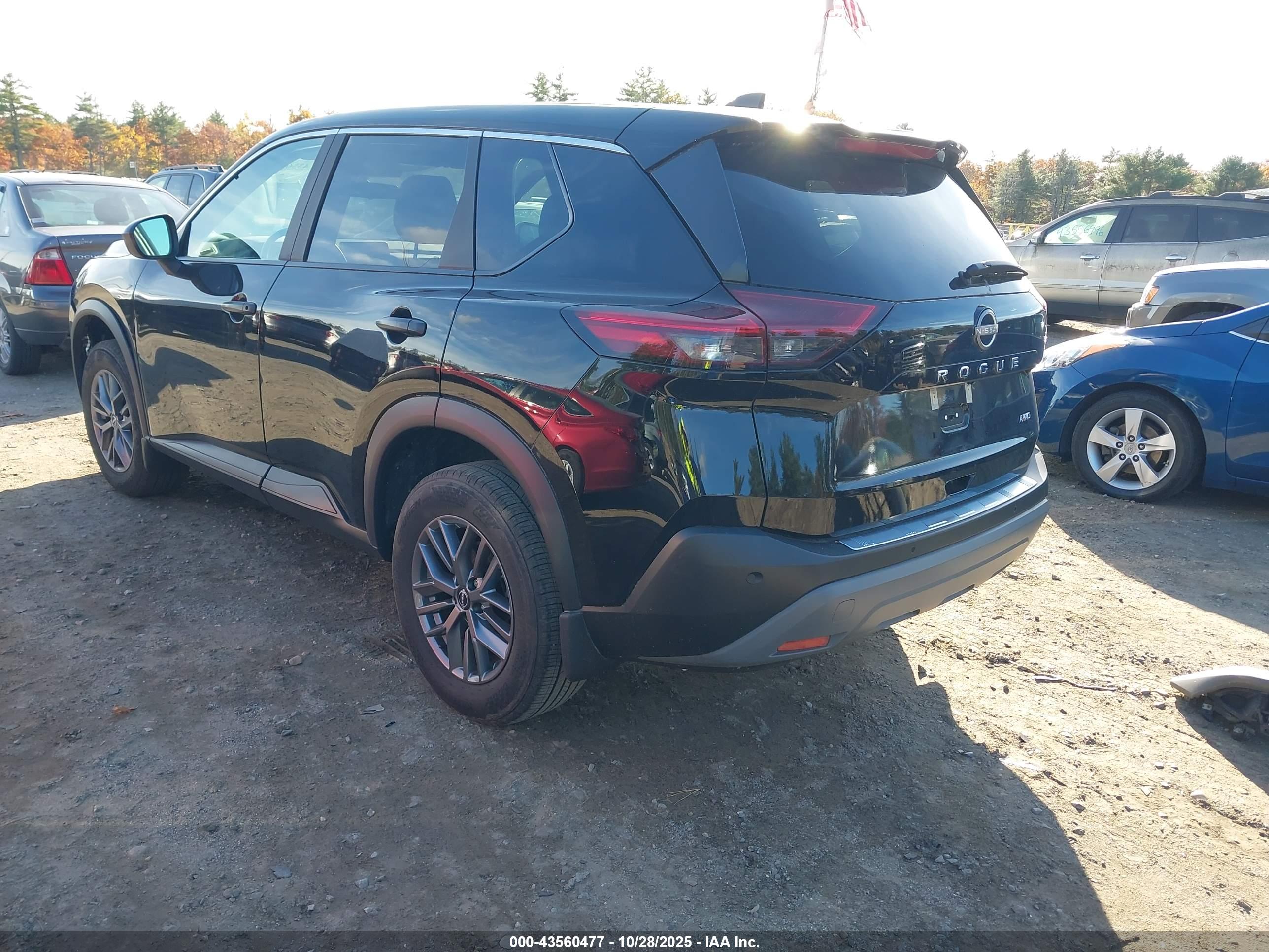 NISSAN ROGUE image 3