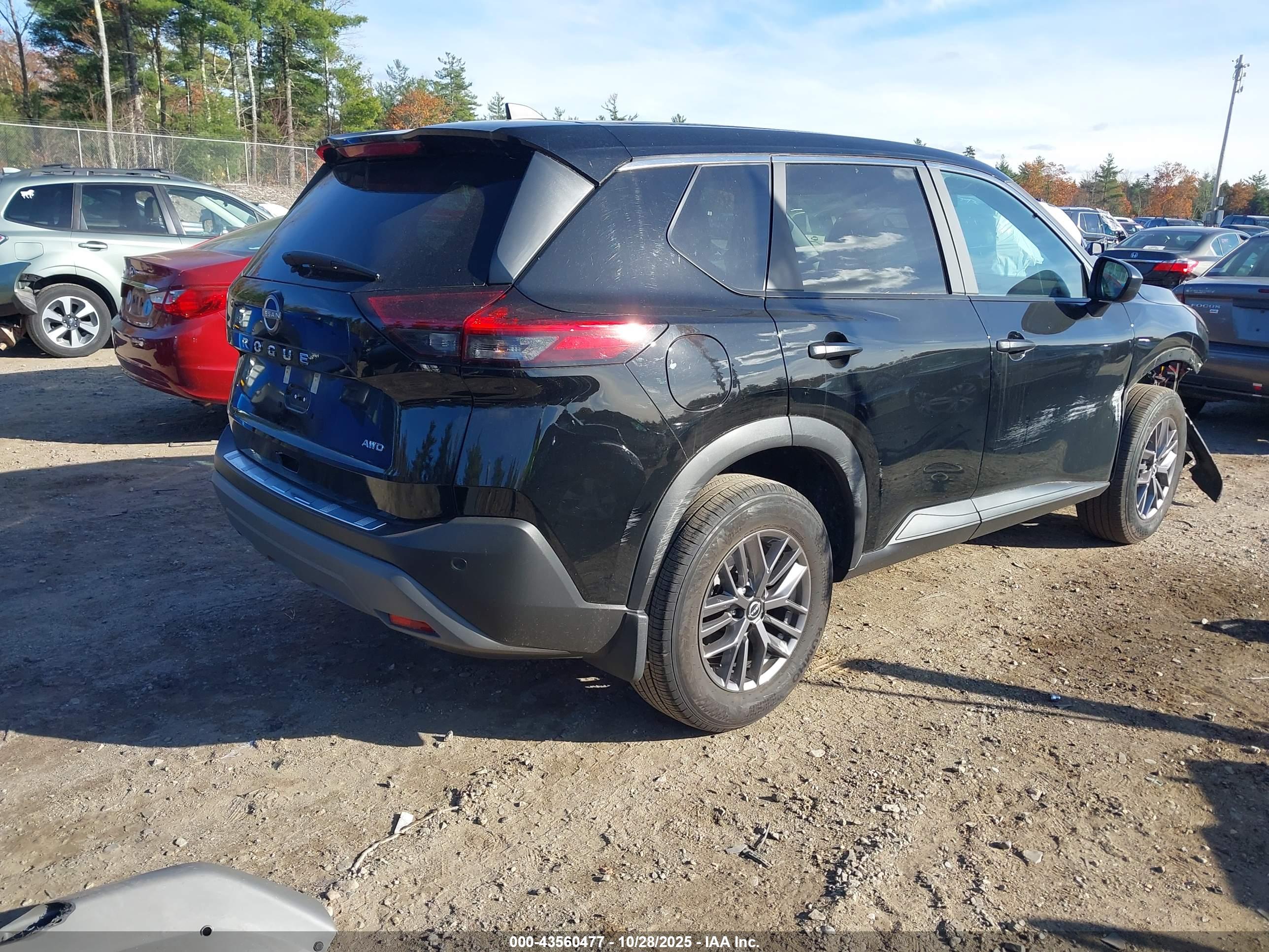 NISSAN ROGUE image 4