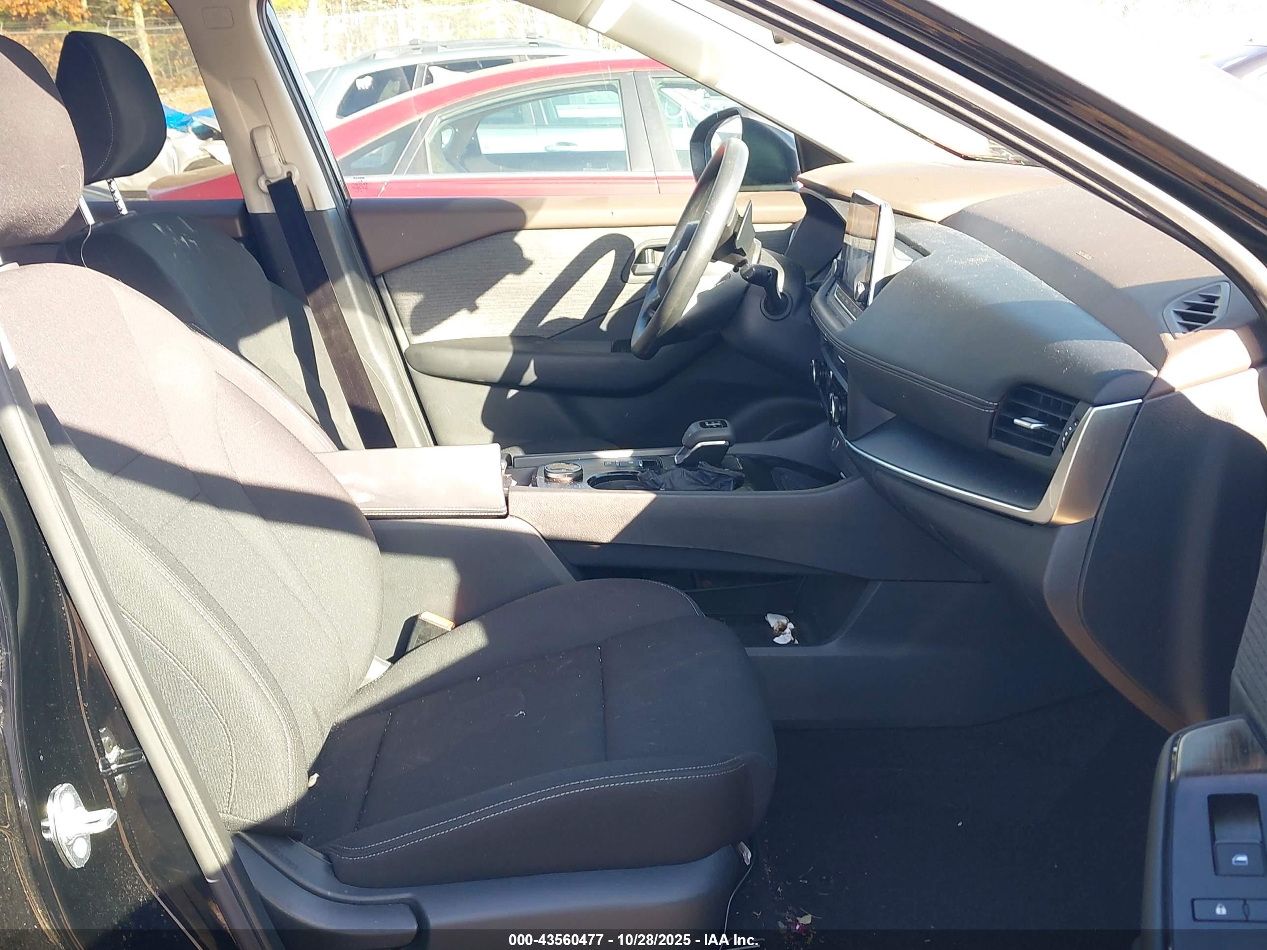 NISSAN ROGUE image 5