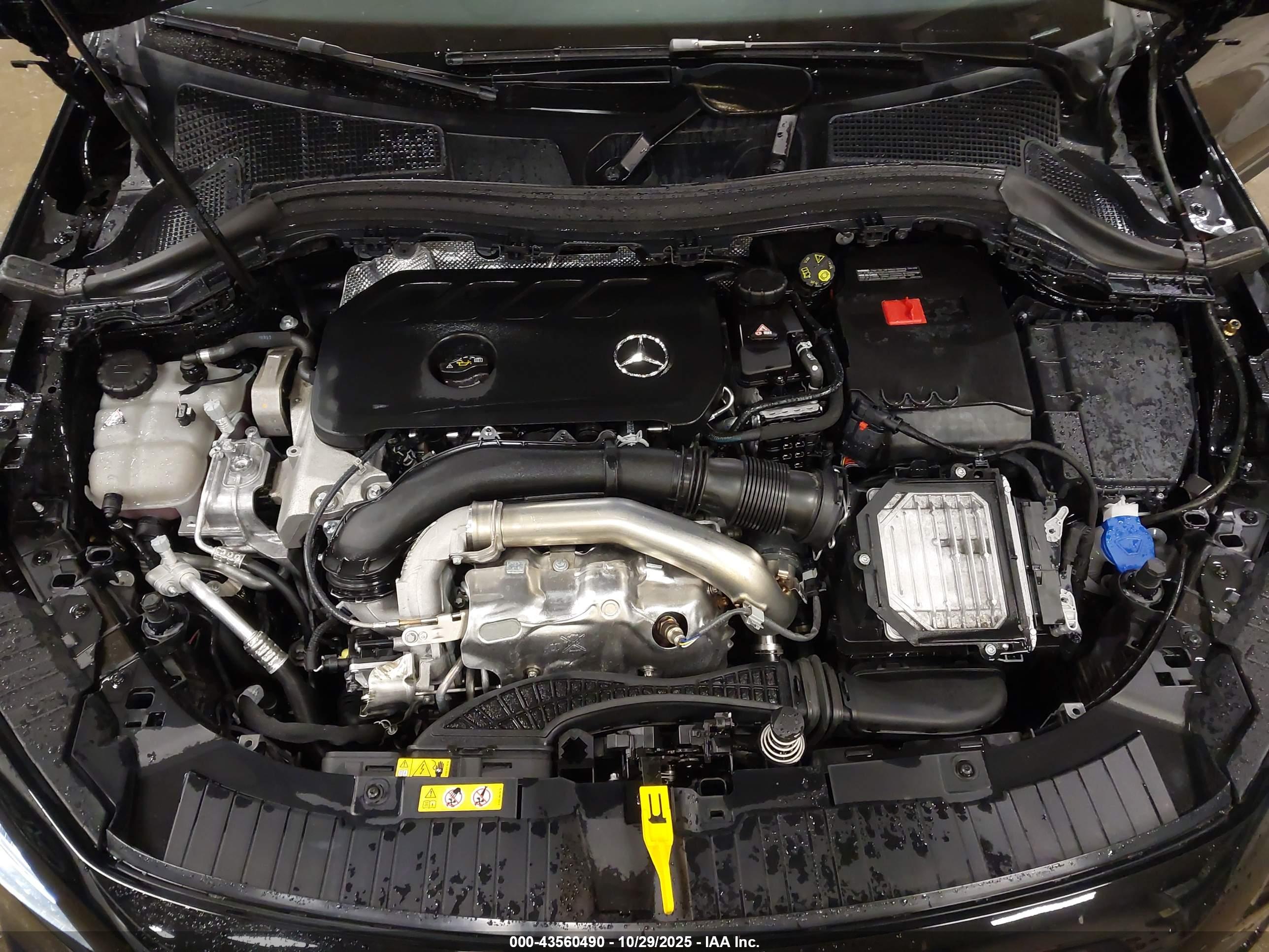 MERCEDES-BENZ GLA image 10