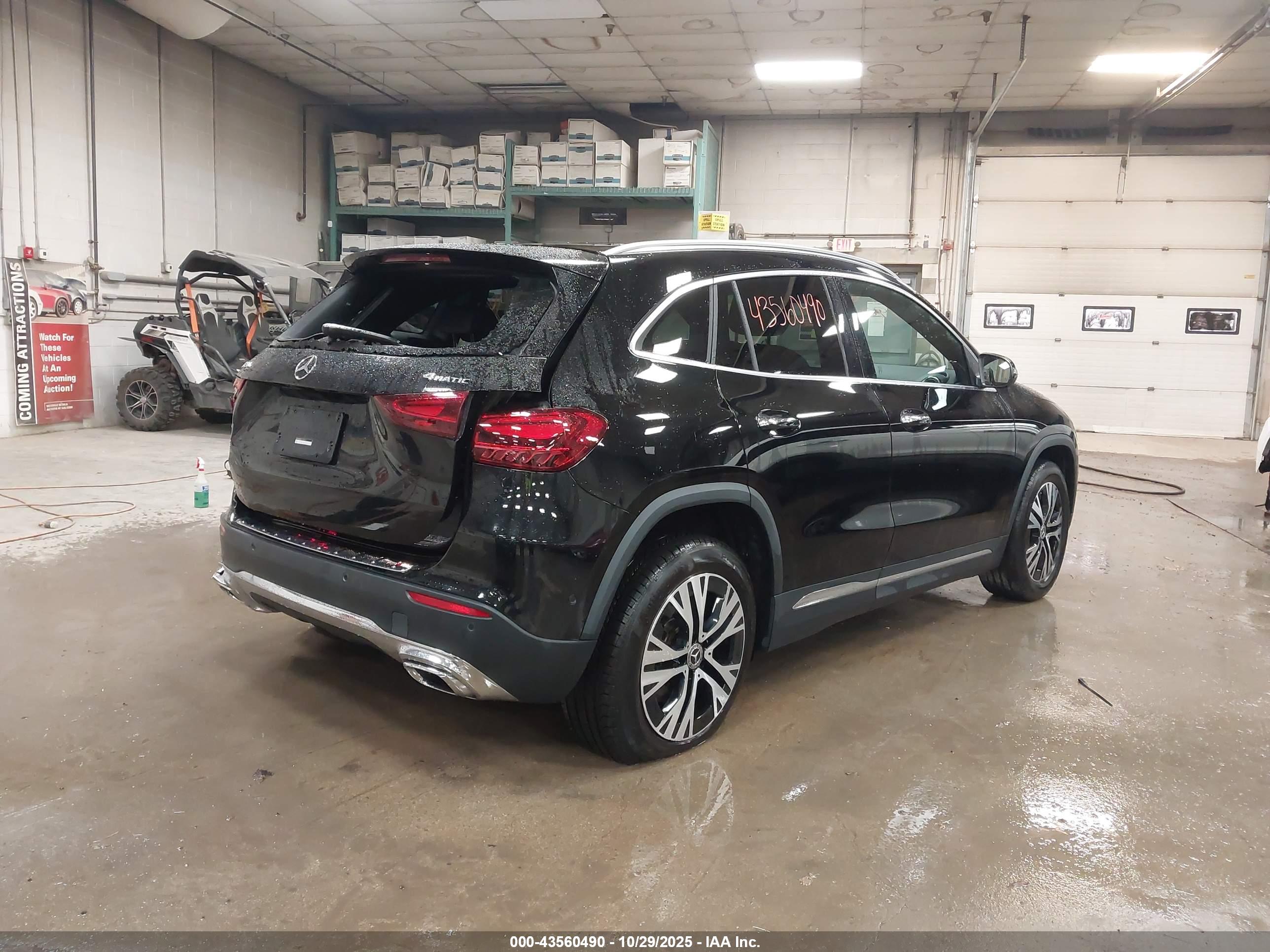 MERCEDES-BENZ GLA image 4
