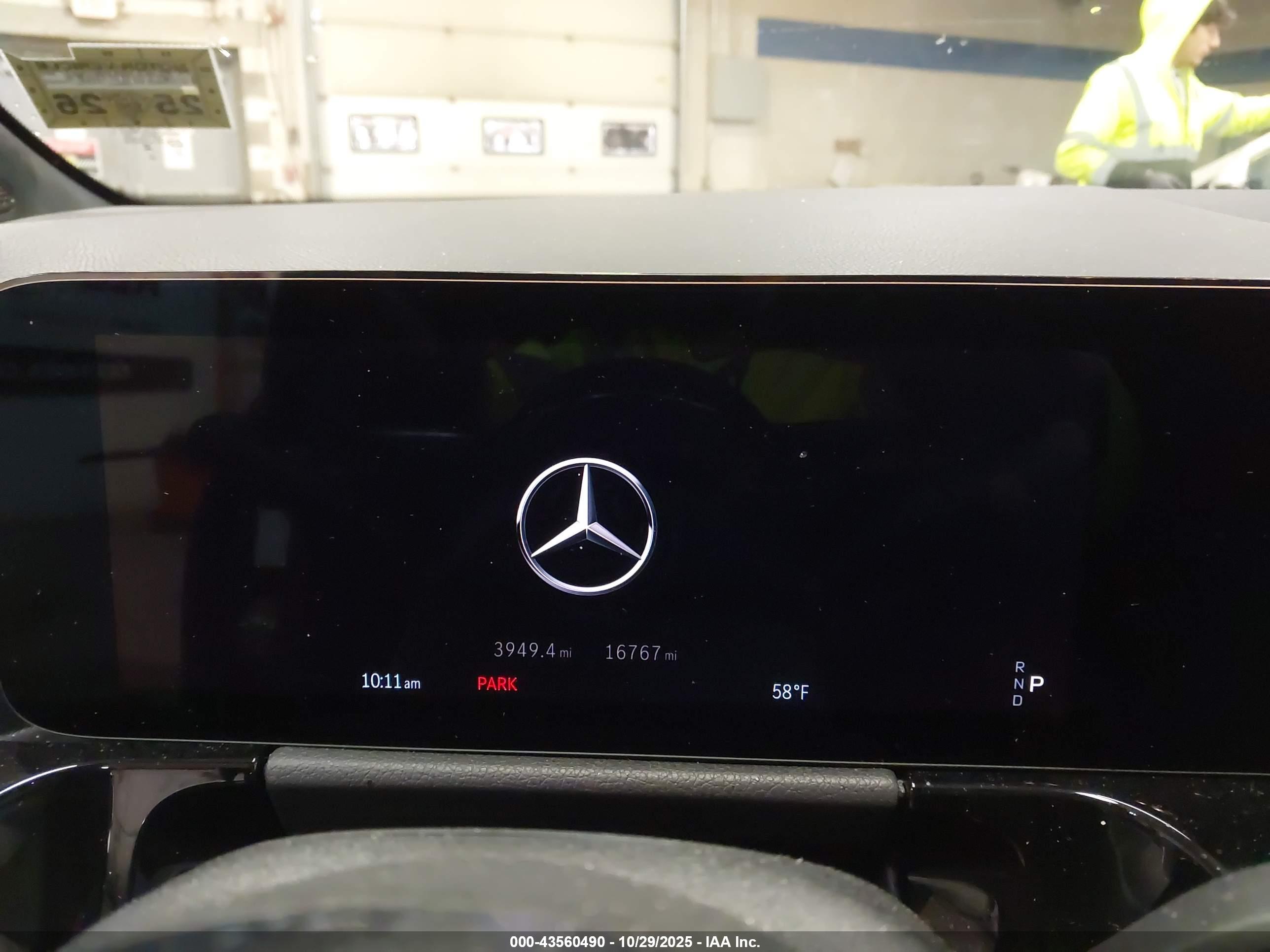 MERCEDES-BENZ GLA image 7