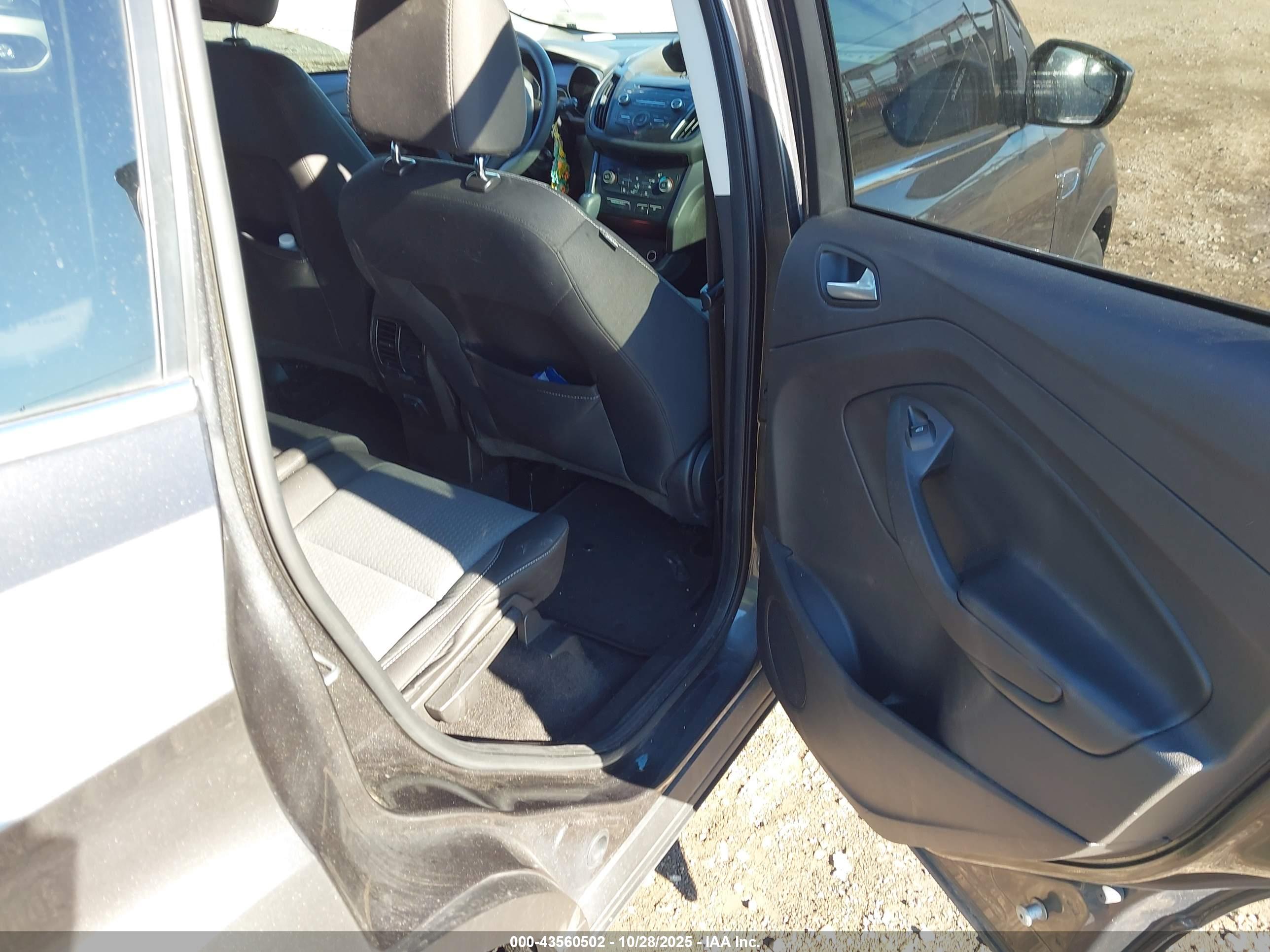 FORD ESCAPE image 8