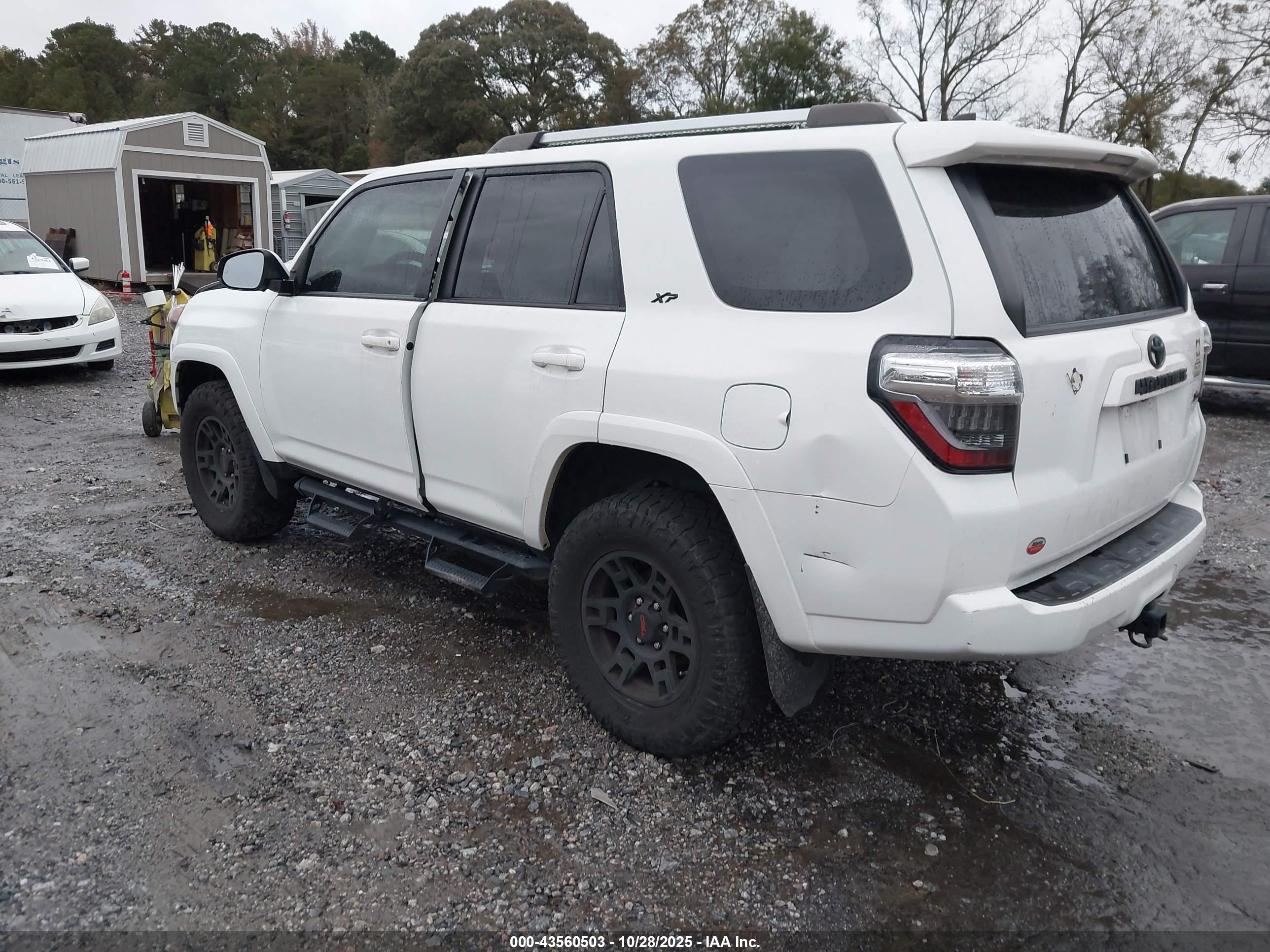 TOYOTA 4RUNNER image 3