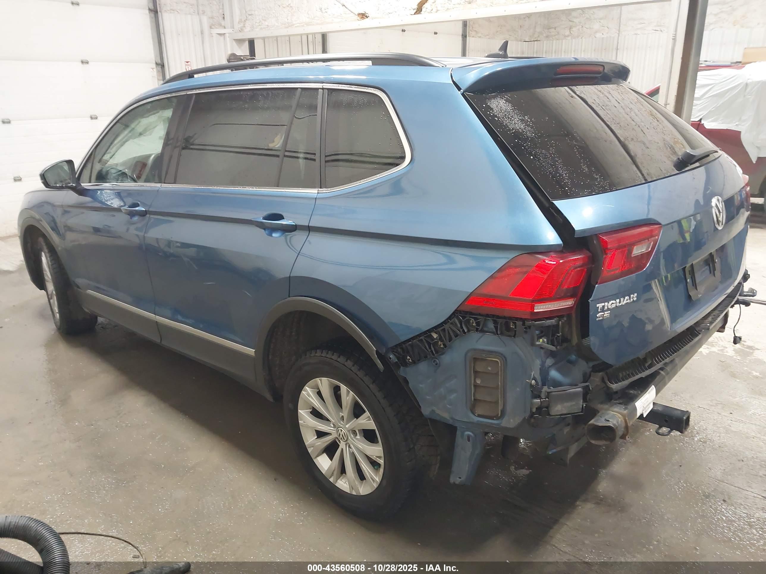 VOLKSWAGEN TIGUAN image 3