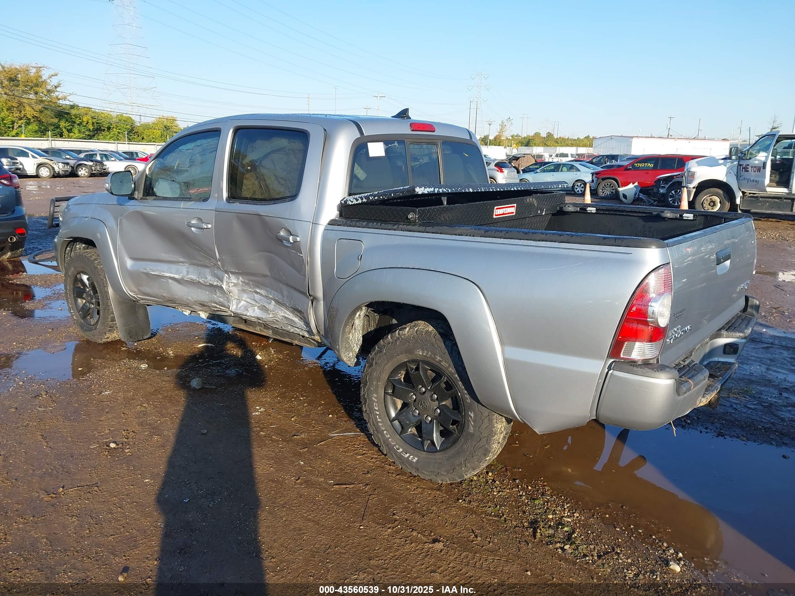 TOYOTA TACOMA image 3