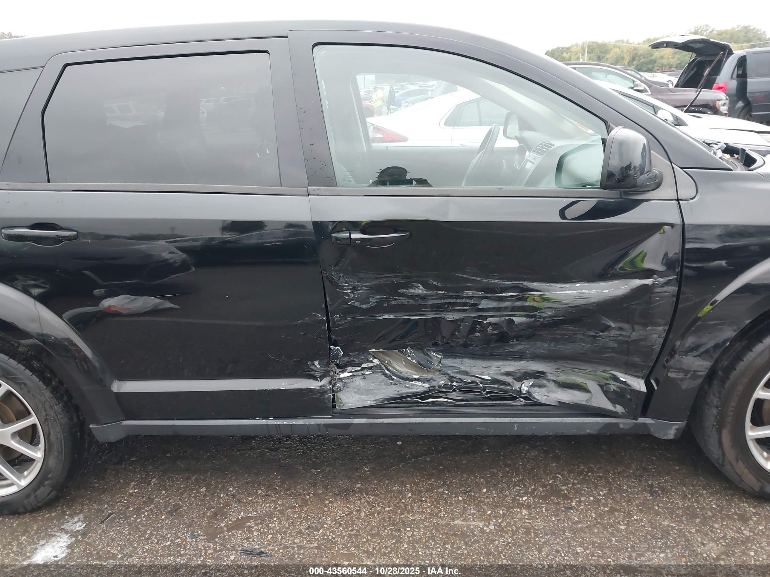 DODGE JOURNEY image 6