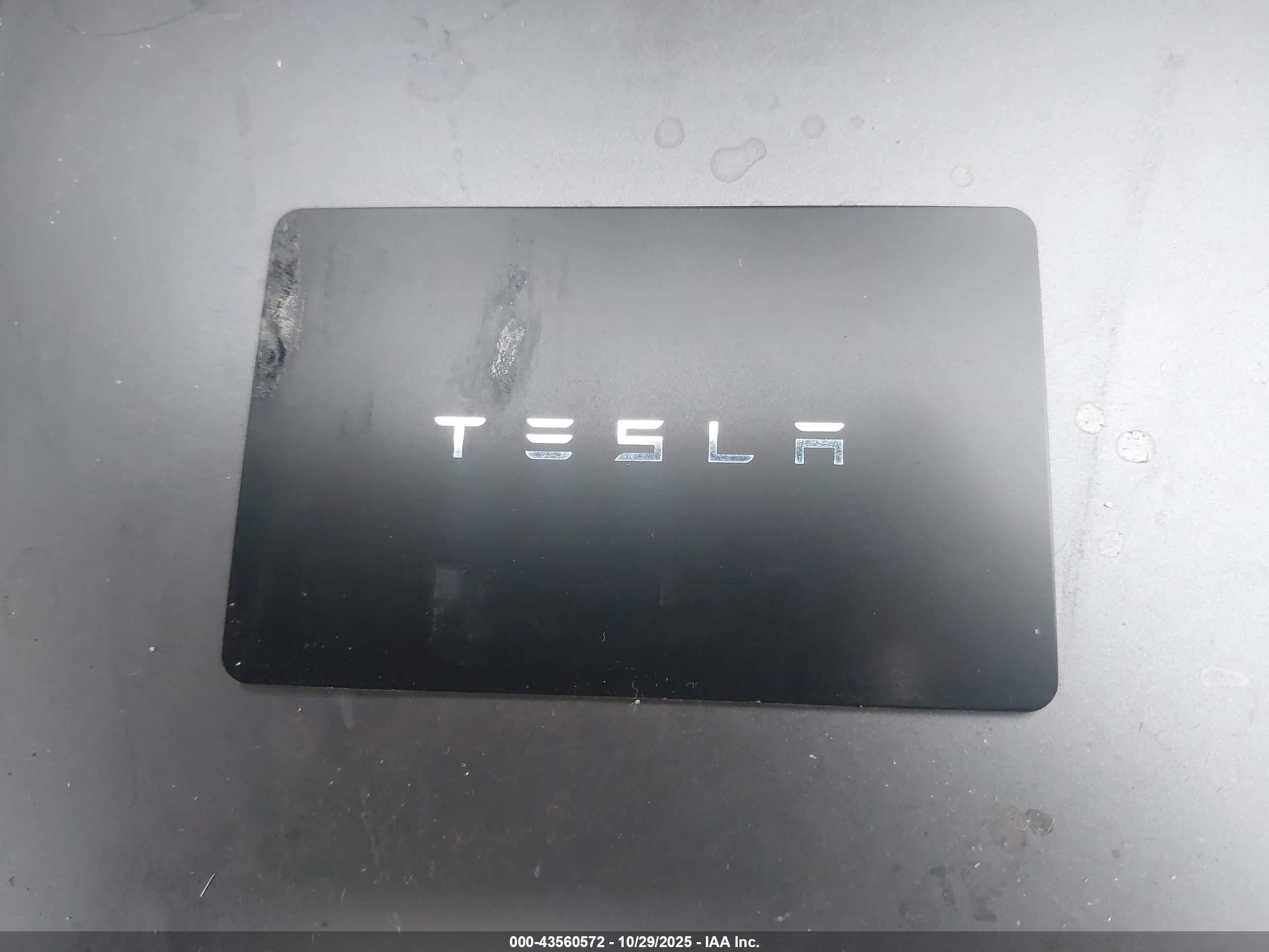 TESLA MODEL image 11