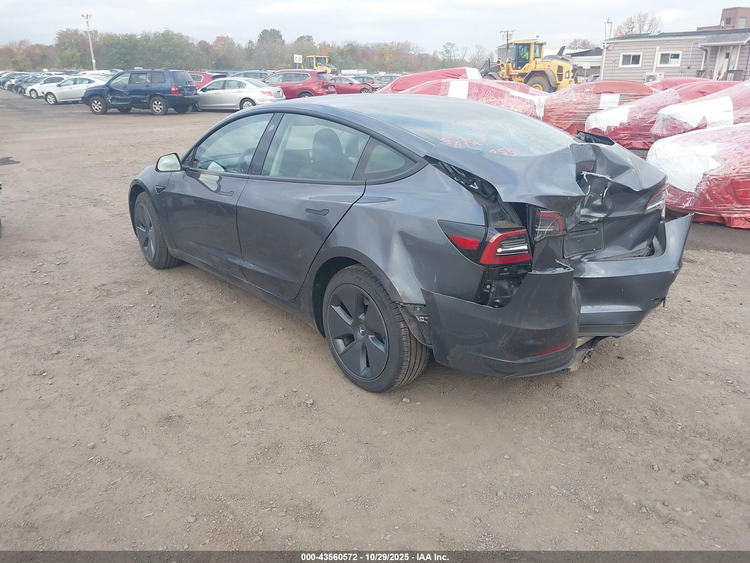 TESLA MODEL image 3