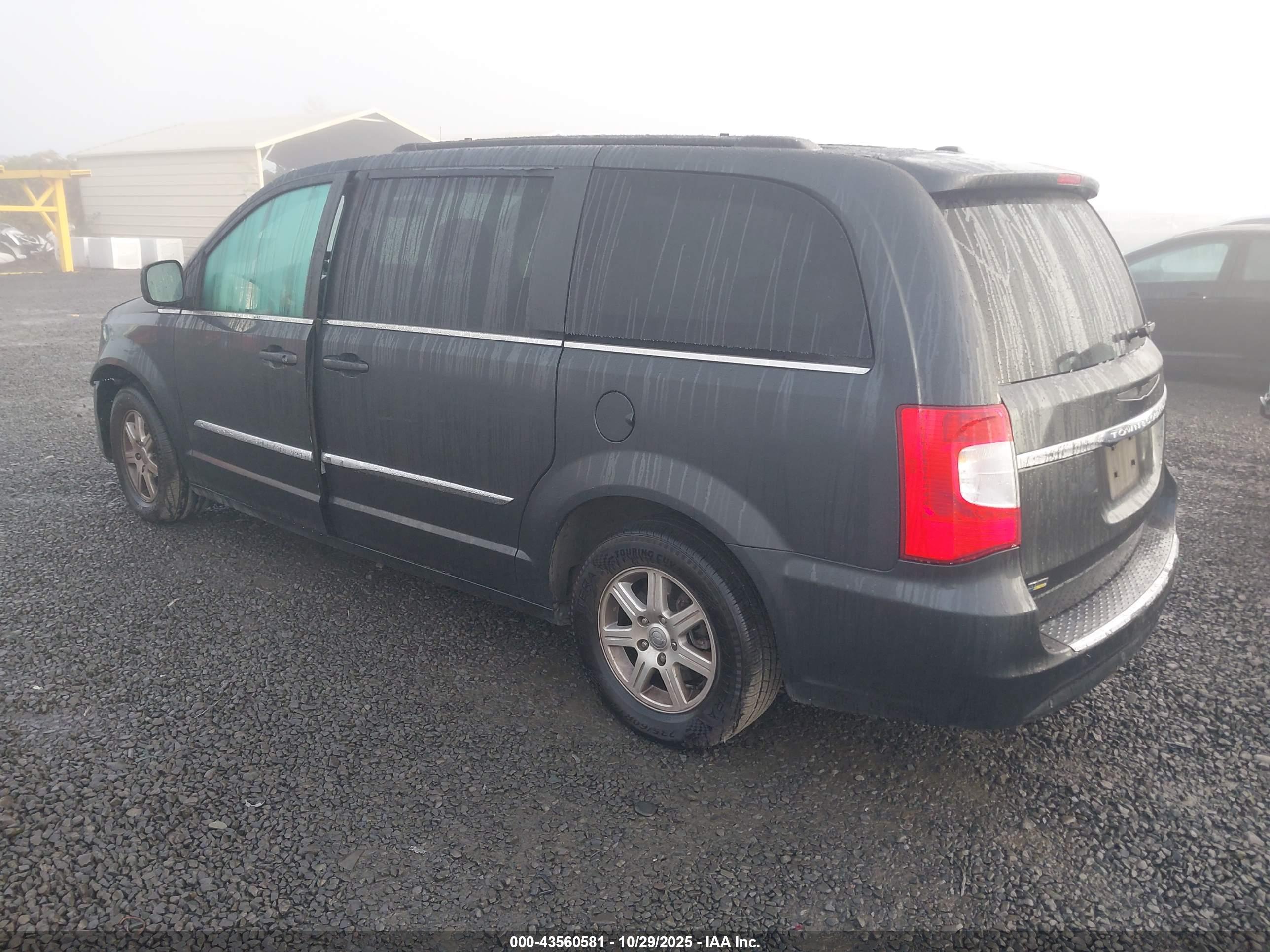 CHRYSLER TOWN image 3