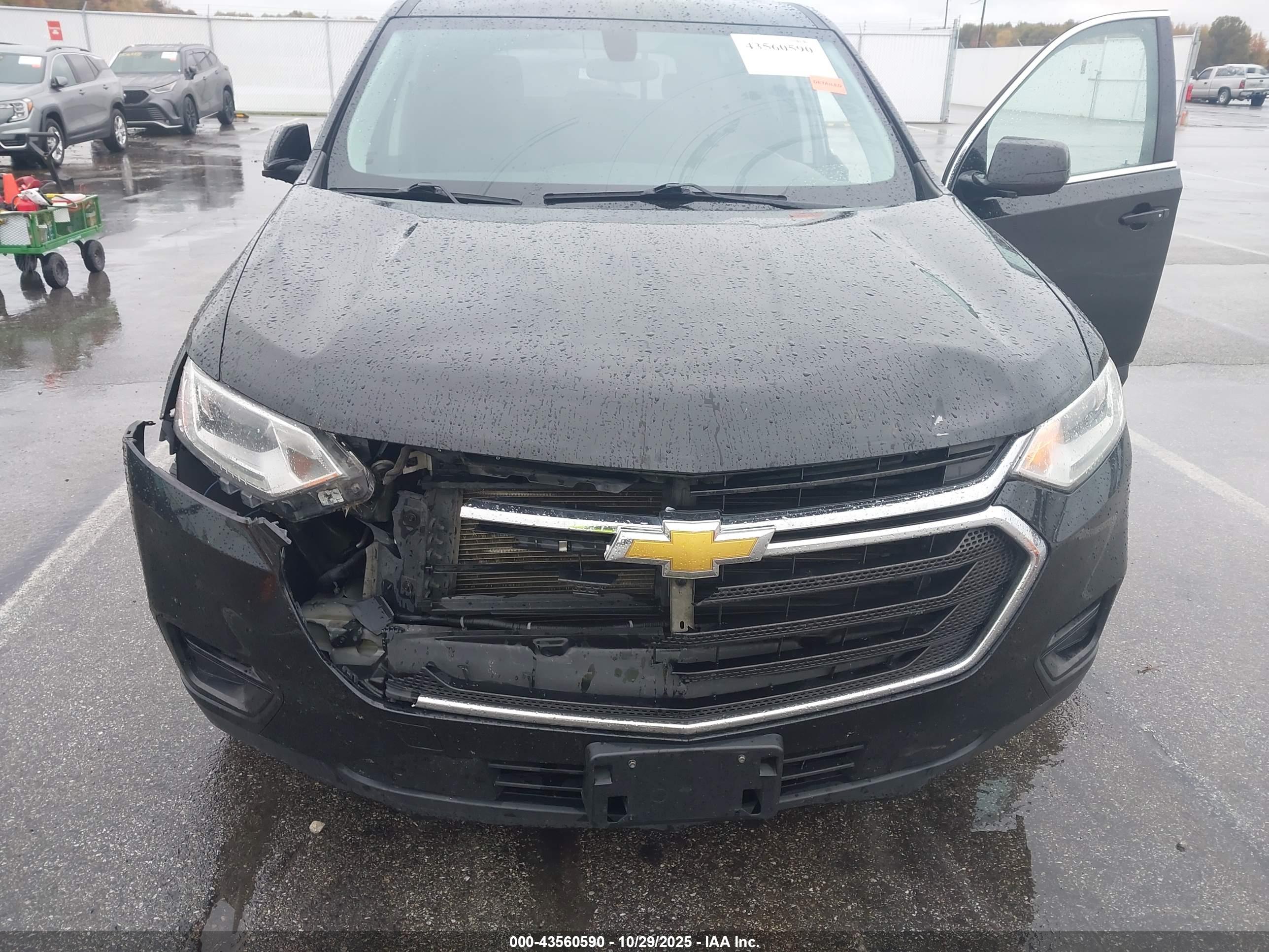 CHEVROLET TRAVERSE image 6
