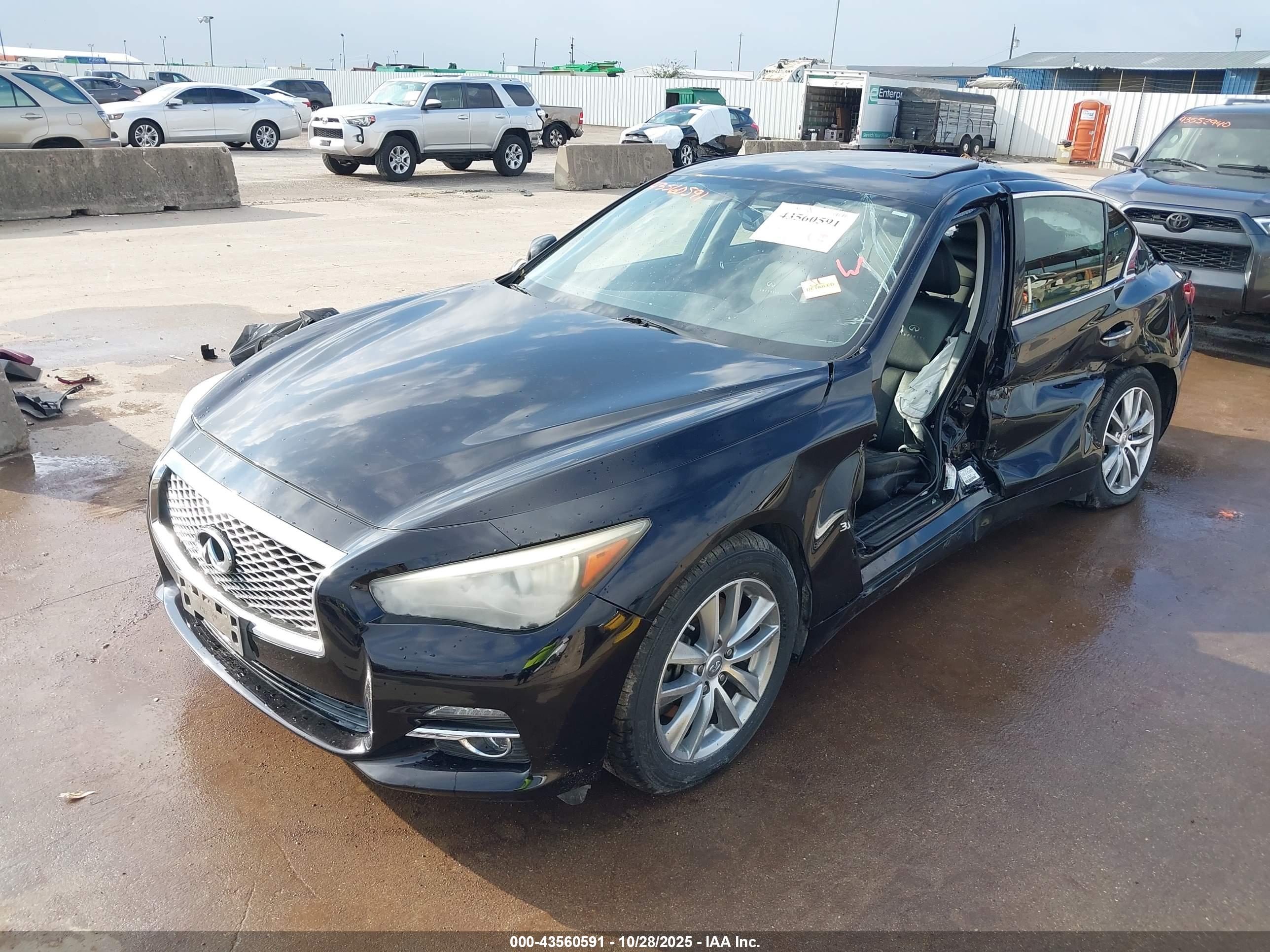 INFINITI Q50 image 2