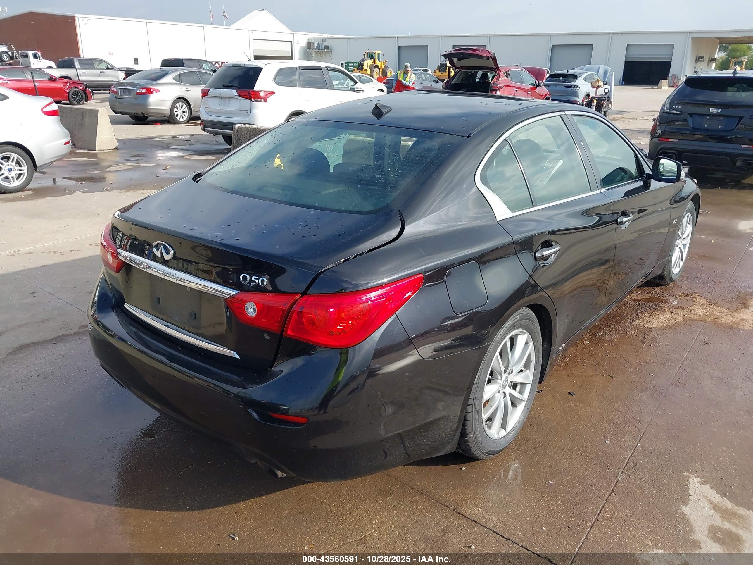 INFINITI Q50 image 4