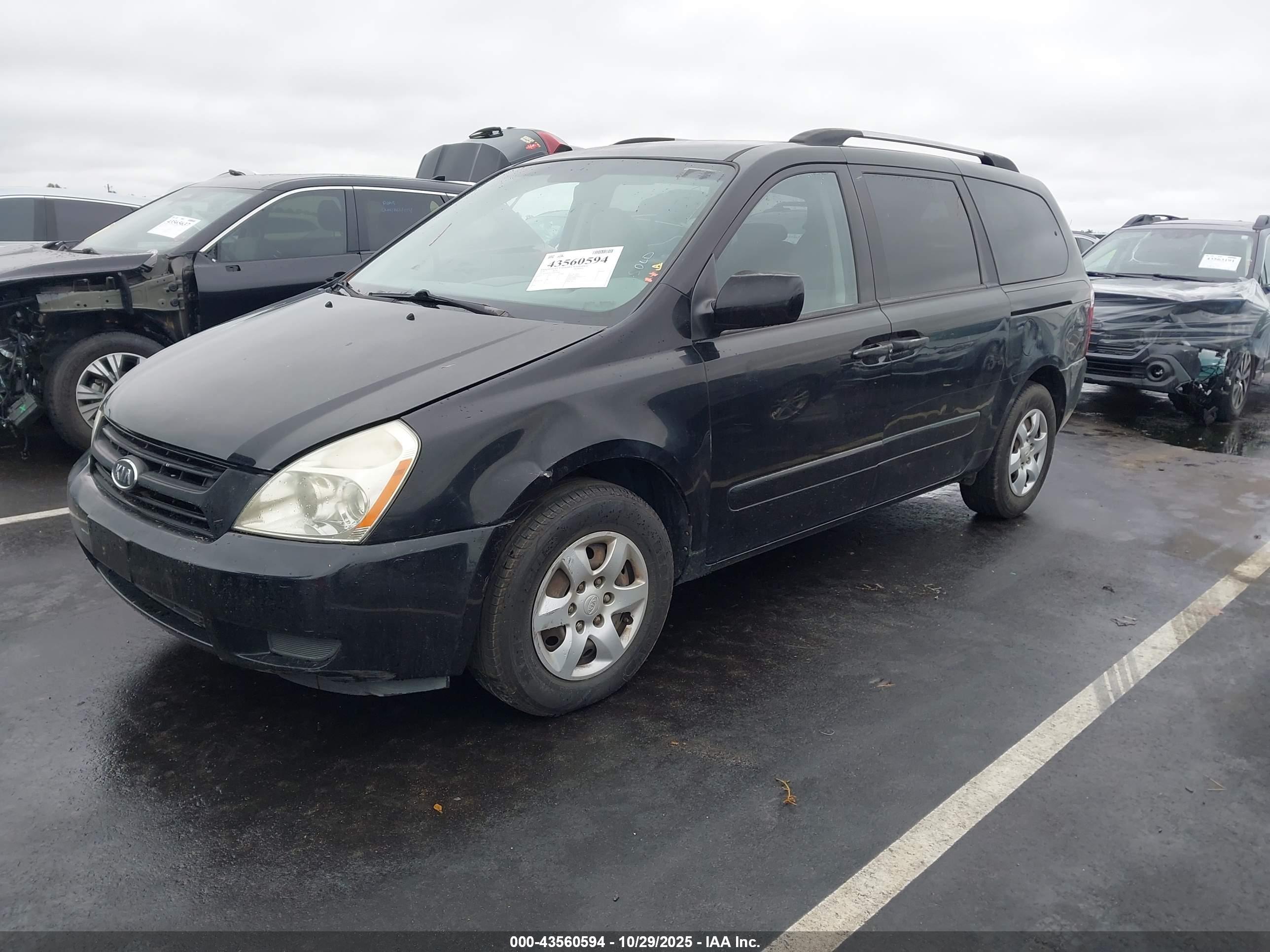KIA SEDONA image 2