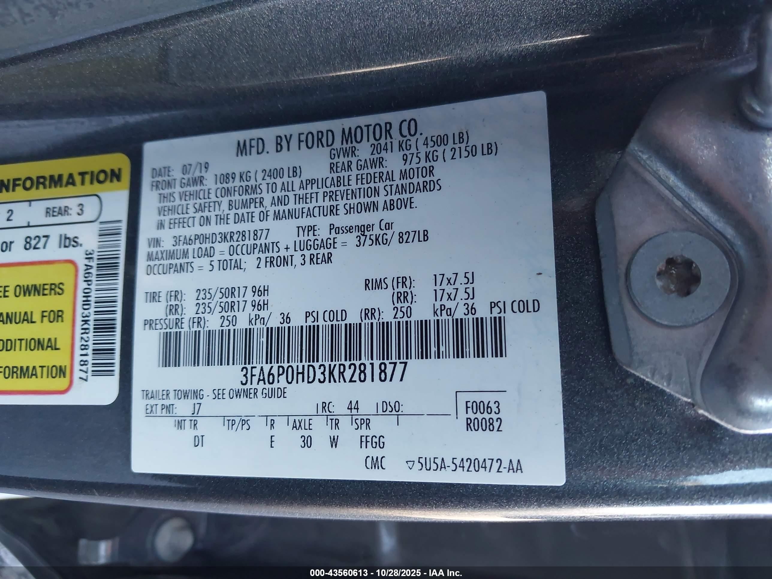 FORD FUSION image 9