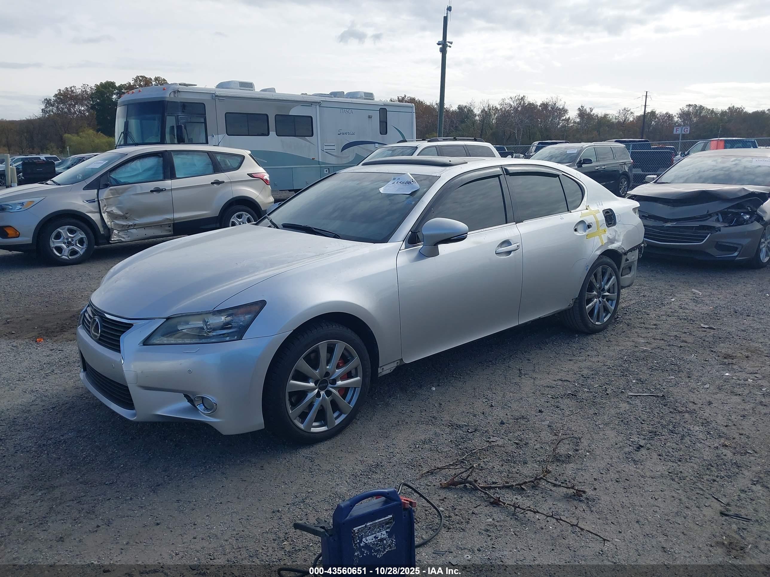 LEXUS GS image 2