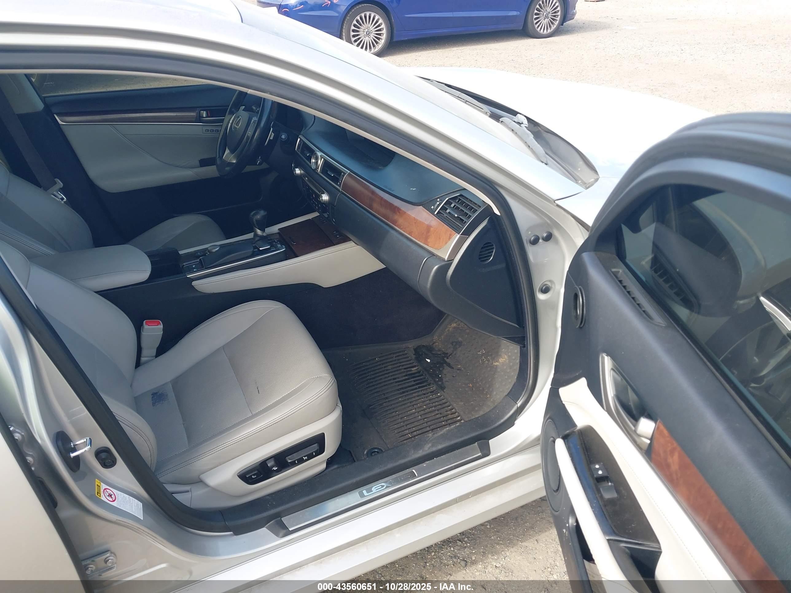 LEXUS GS image 5