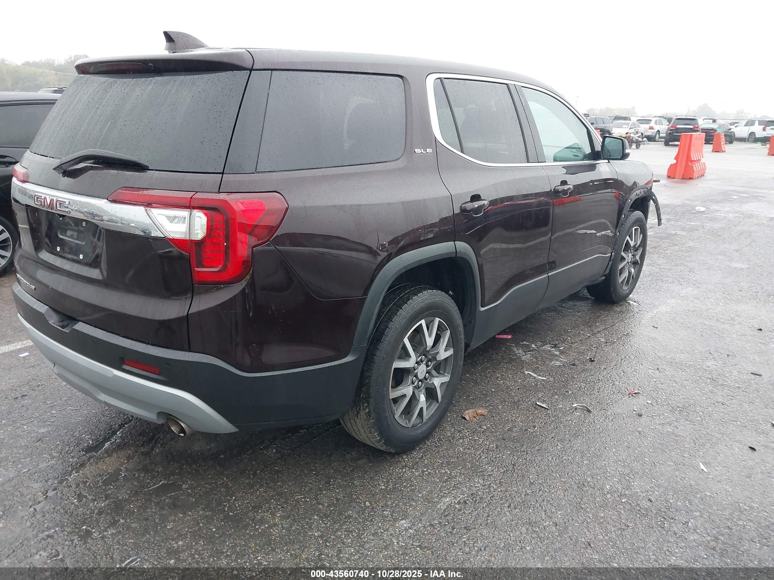 GMC ACADIA image 4
