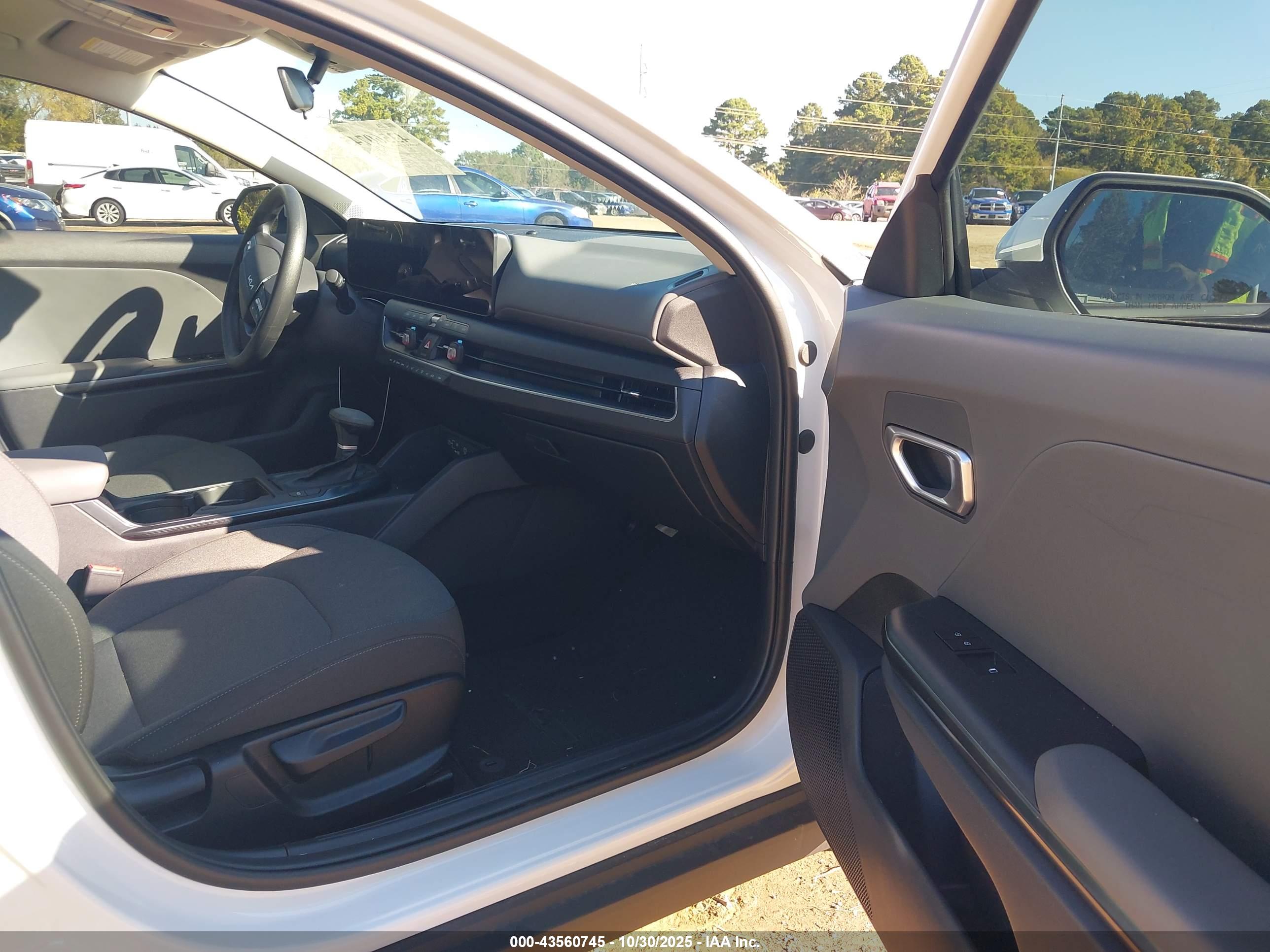 KIA K4 image 5