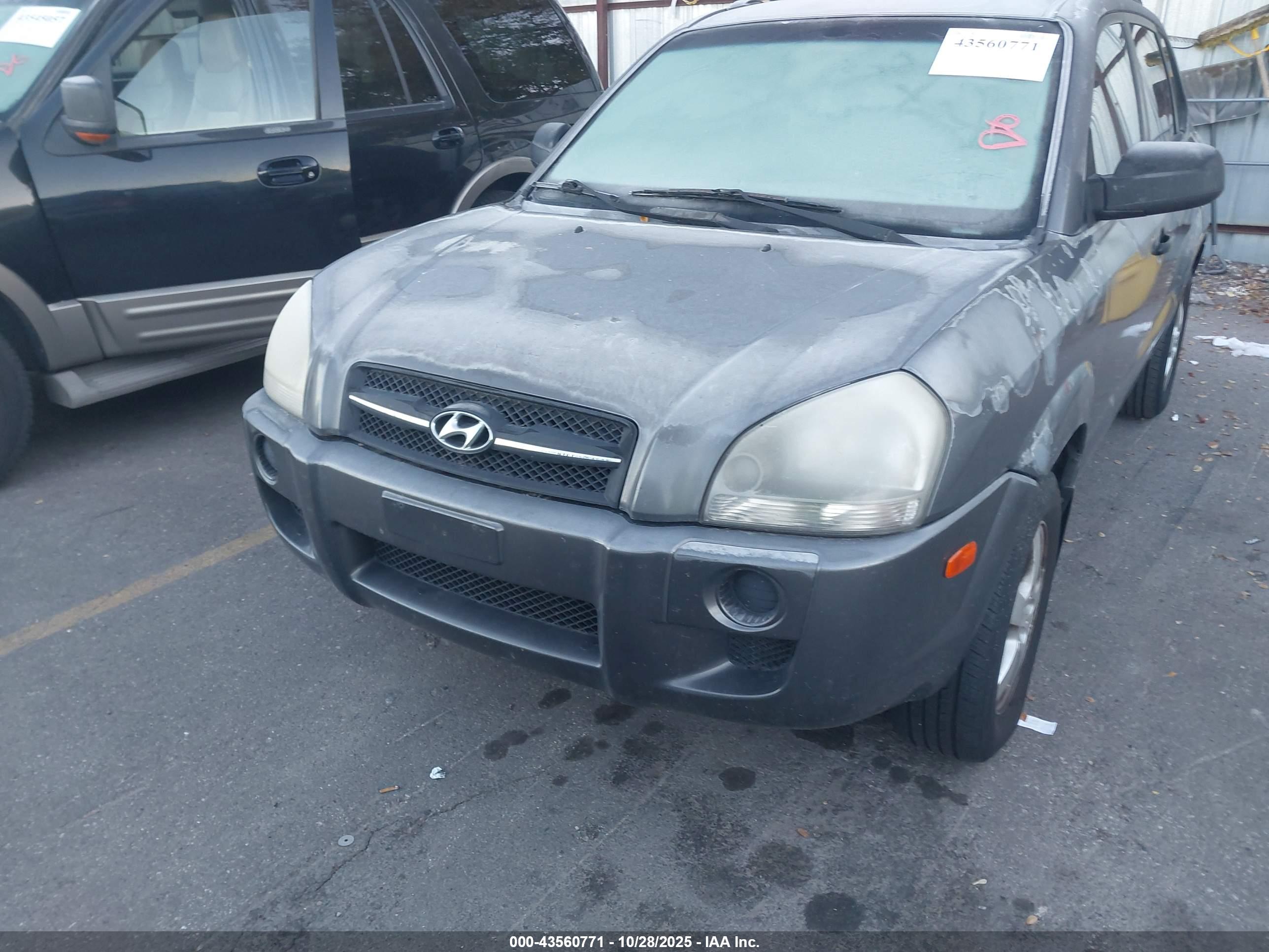 HYUNDAI TUCSON image 6