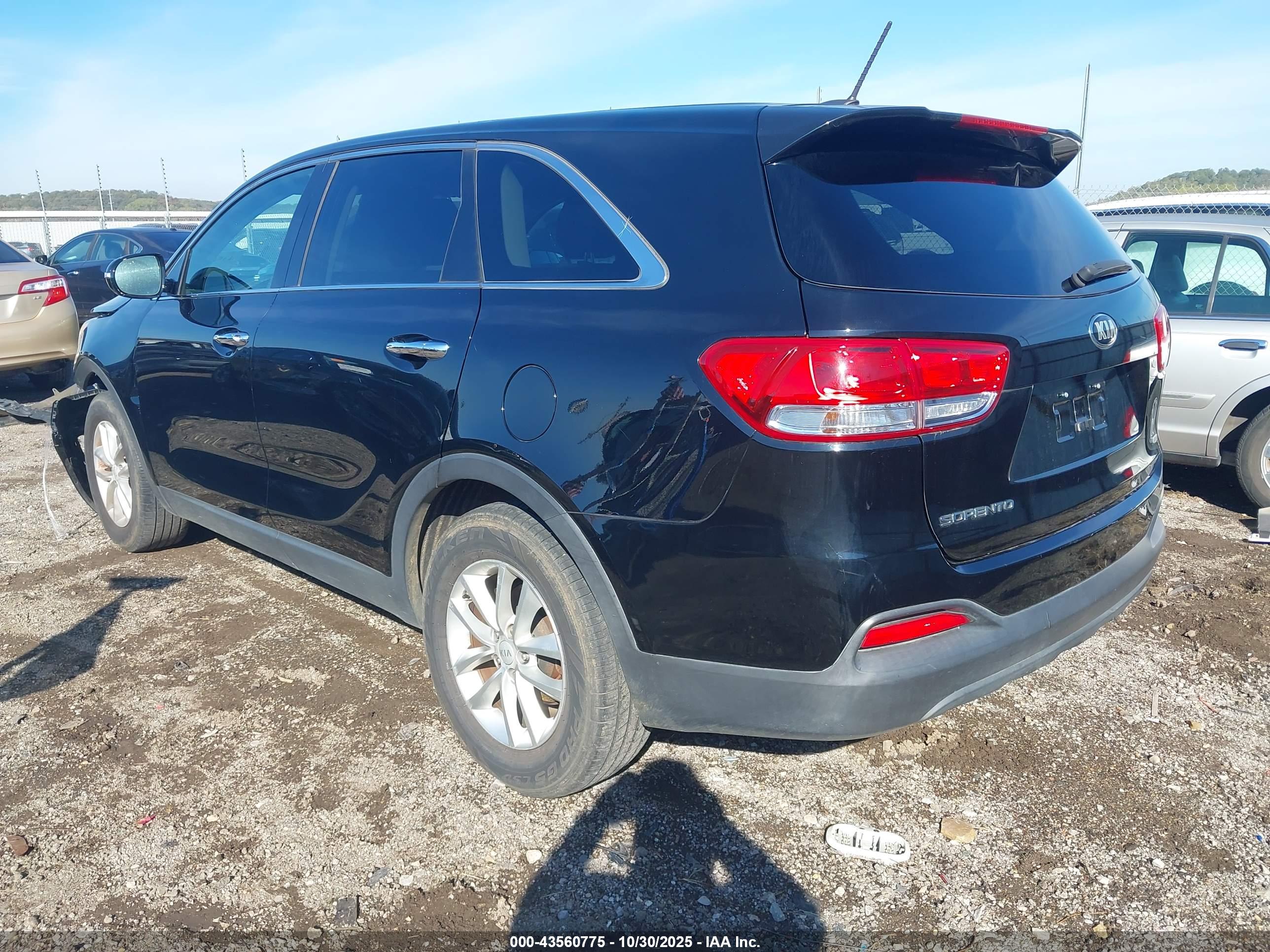 KIA SORENTO image 3