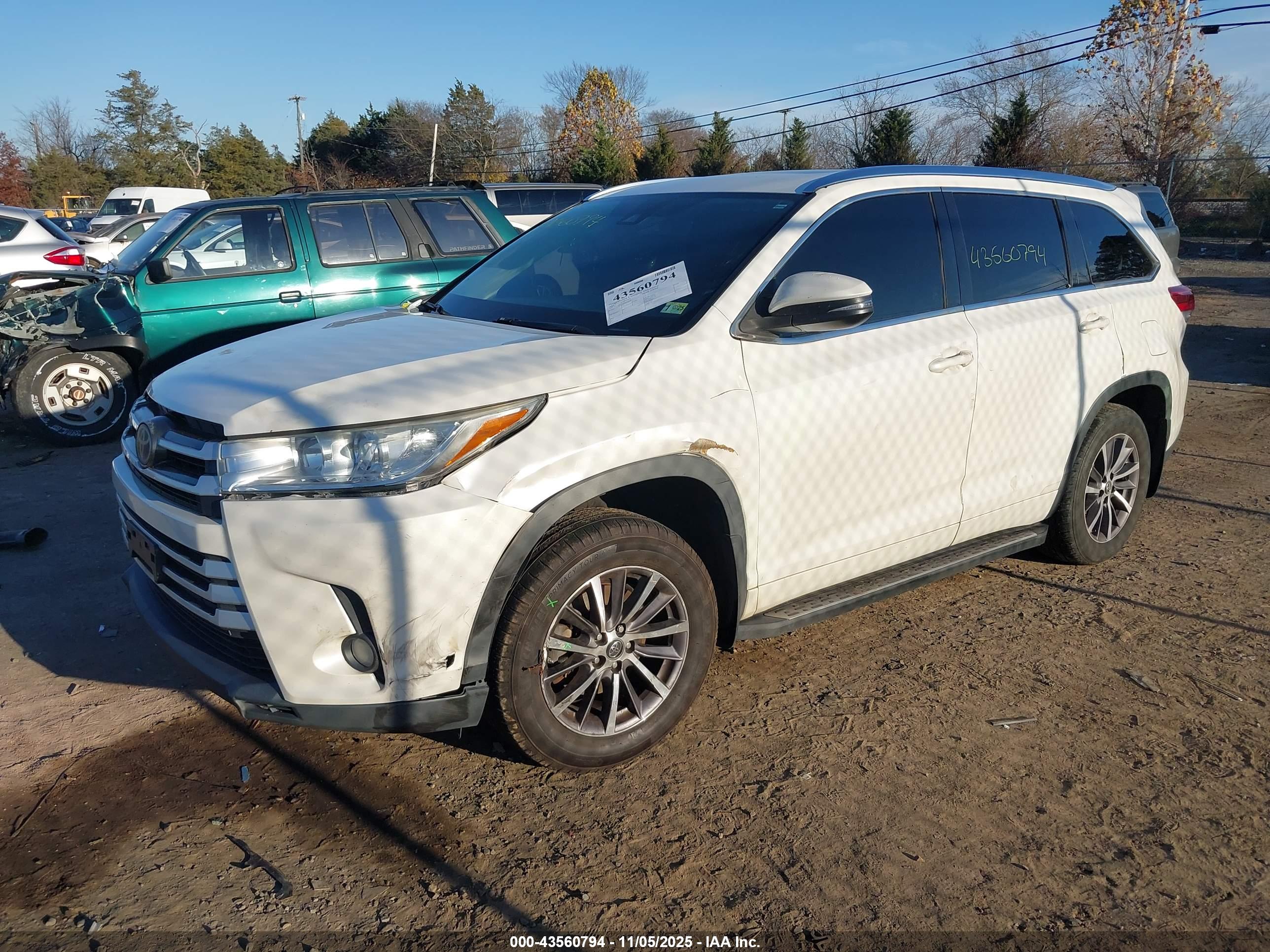 TOYOTA HIGHLANDER image 2