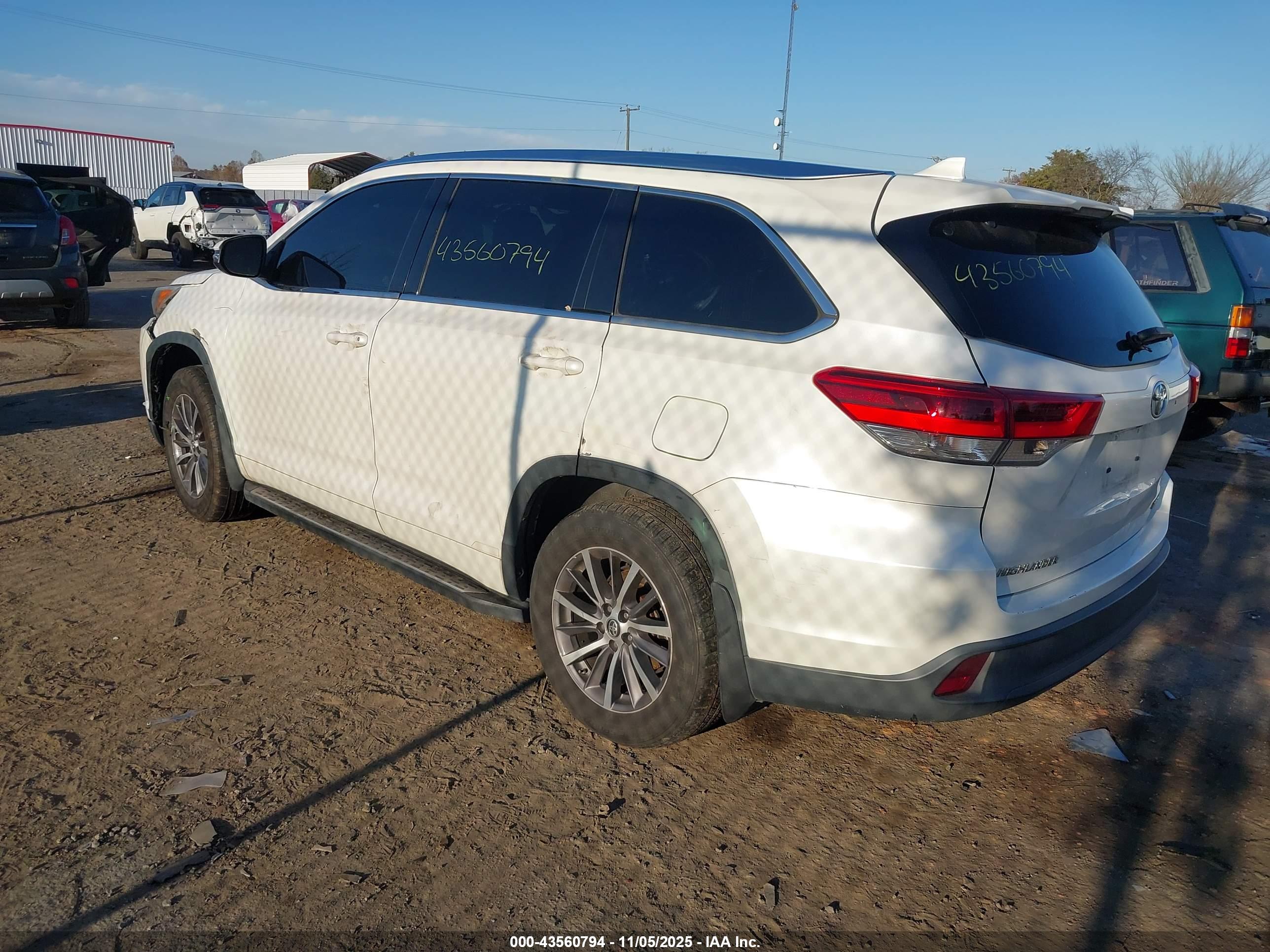 TOYOTA HIGHLANDER image 3